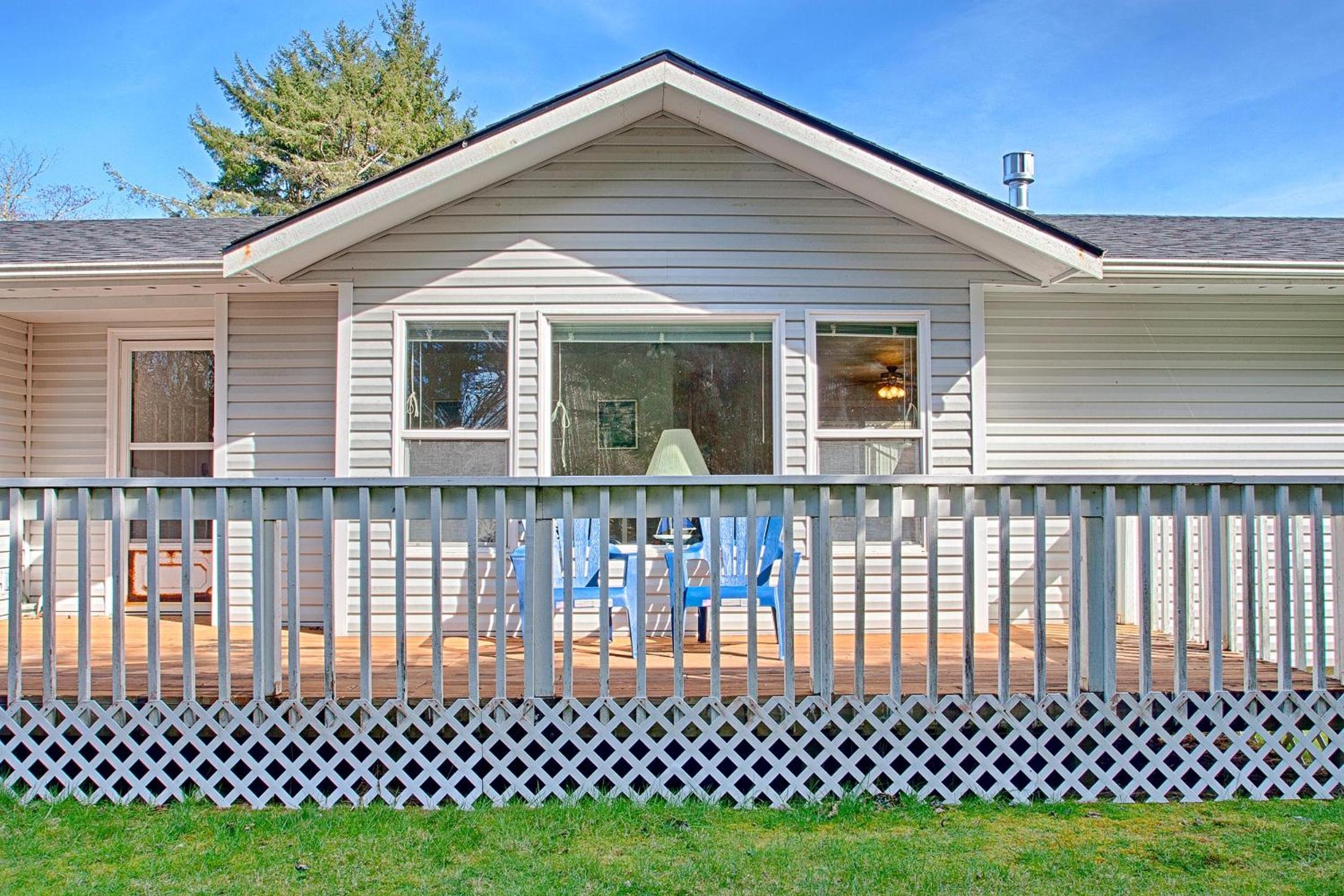 Three-Bedroom House photo 2