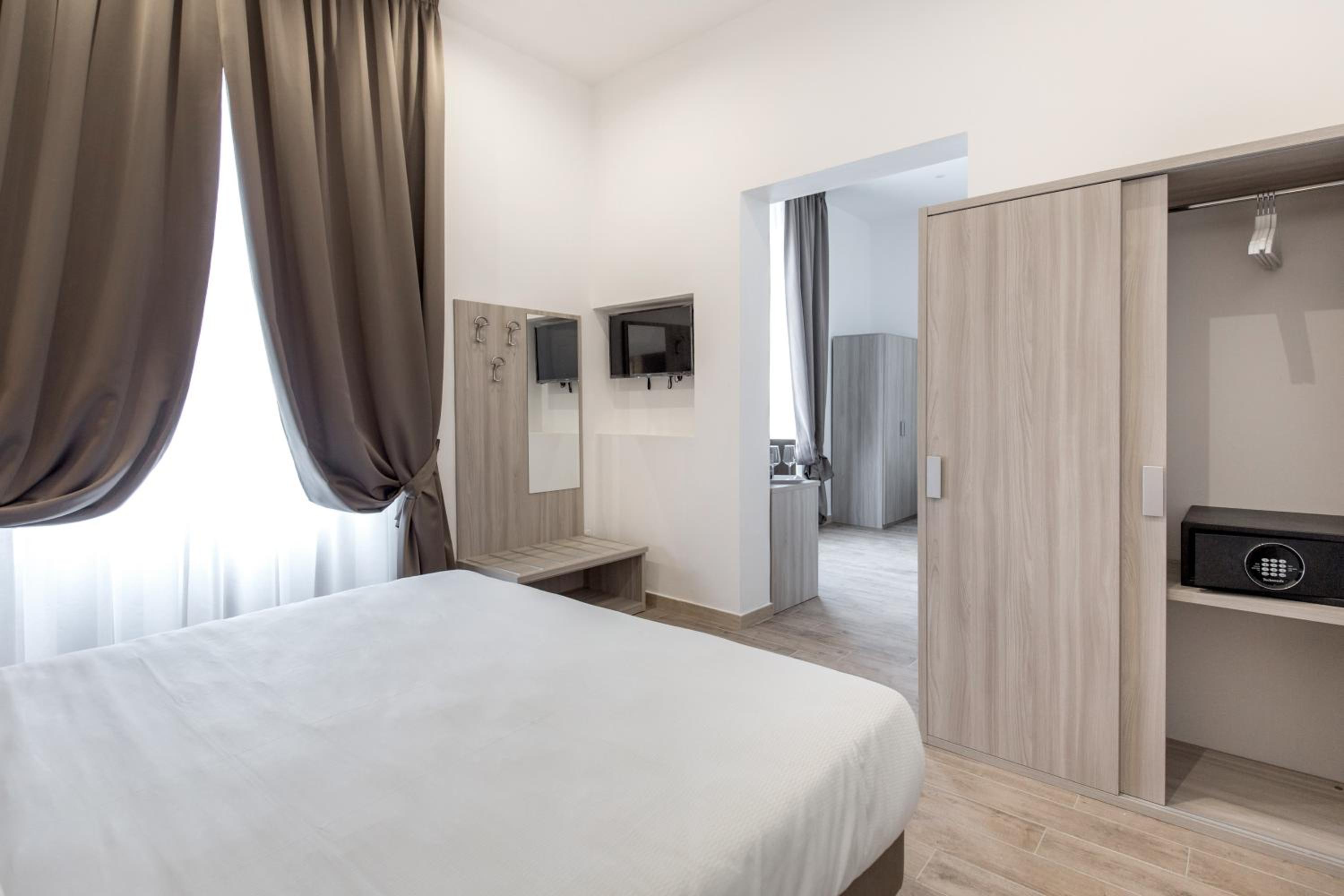 Superior Quadruple Room photo 2