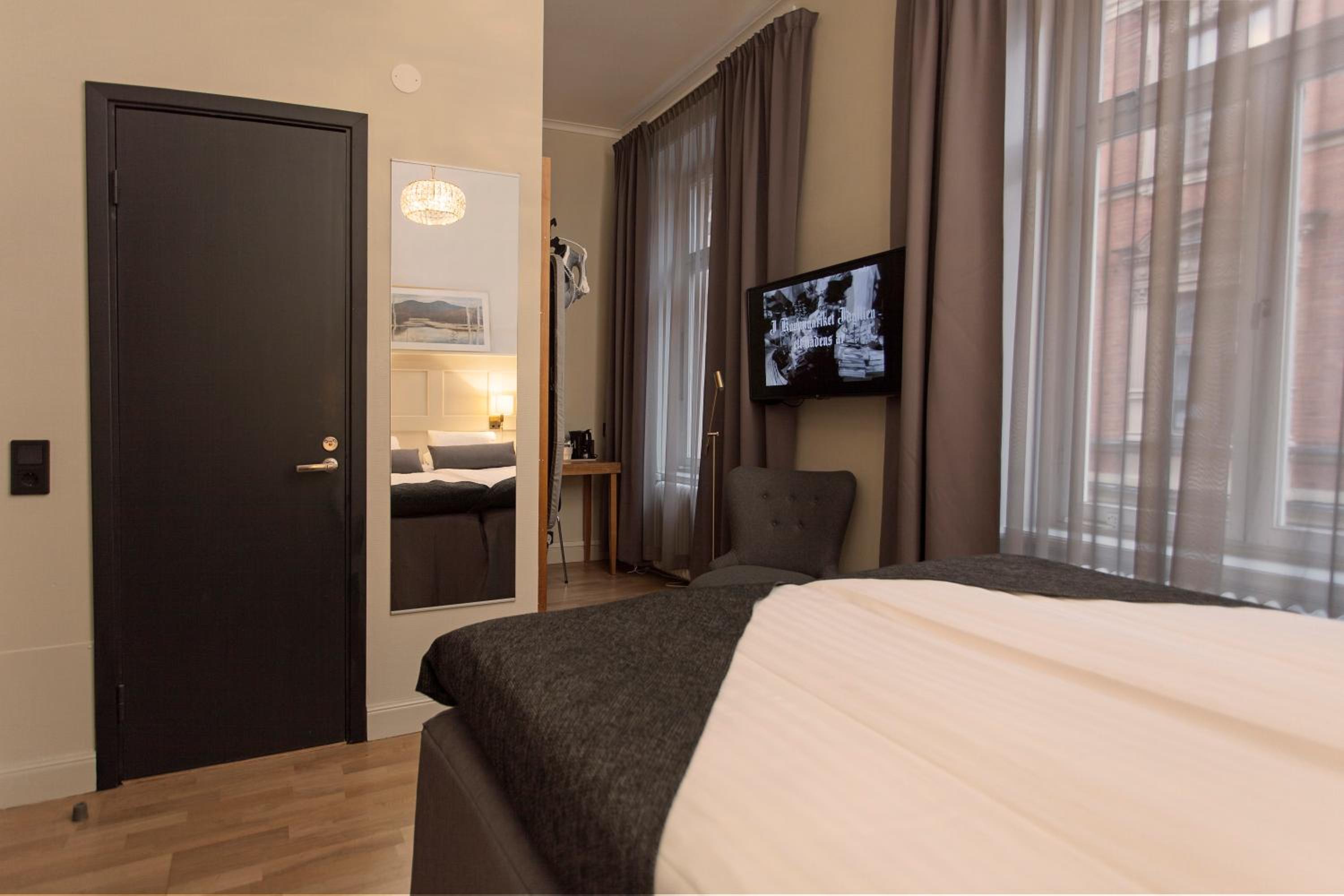 Standard Queen Room - Photo 5