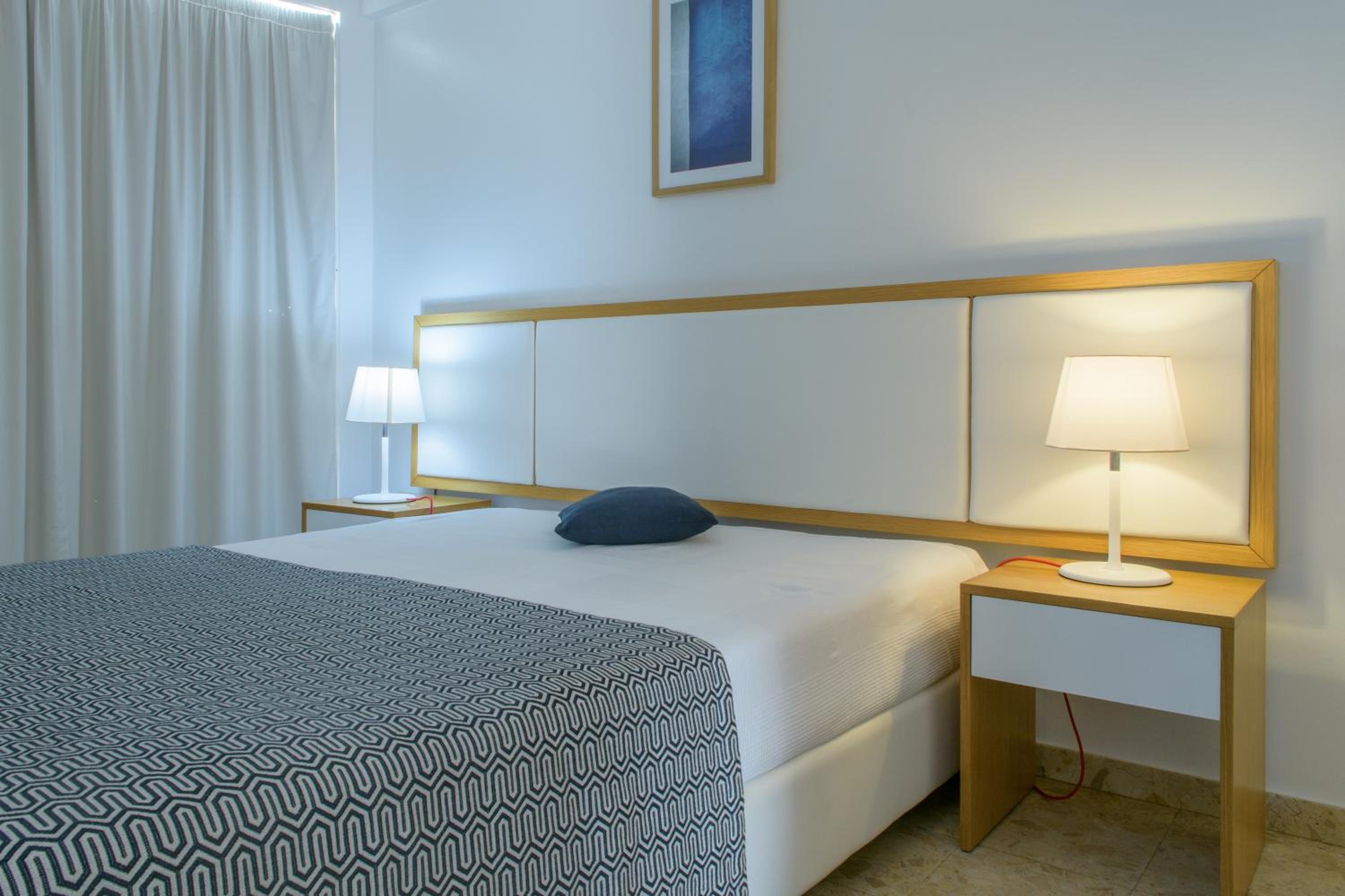 One-Bedroom Apartment (4+2 Adults)