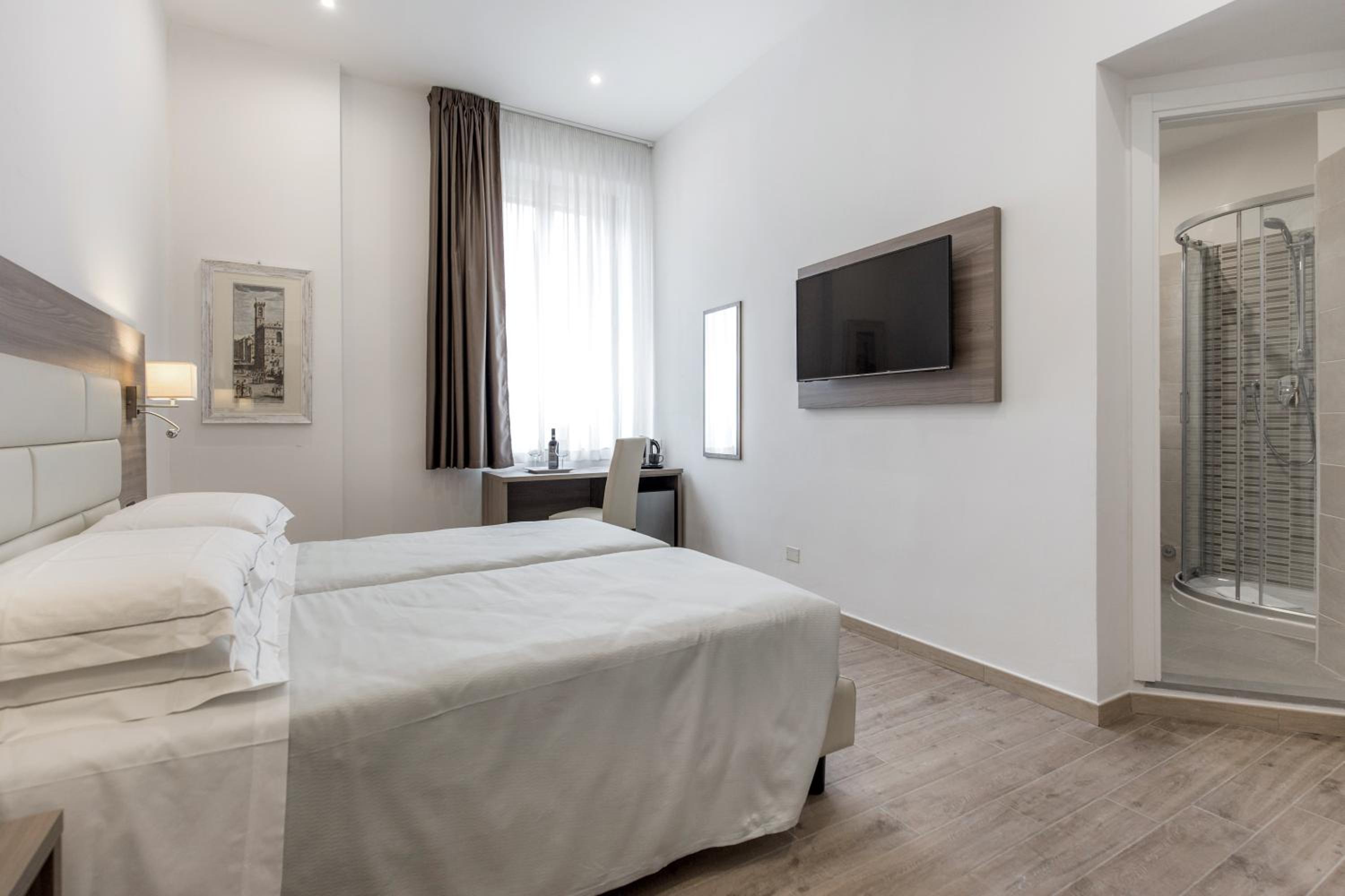Superior Double or Twin Room photo 3