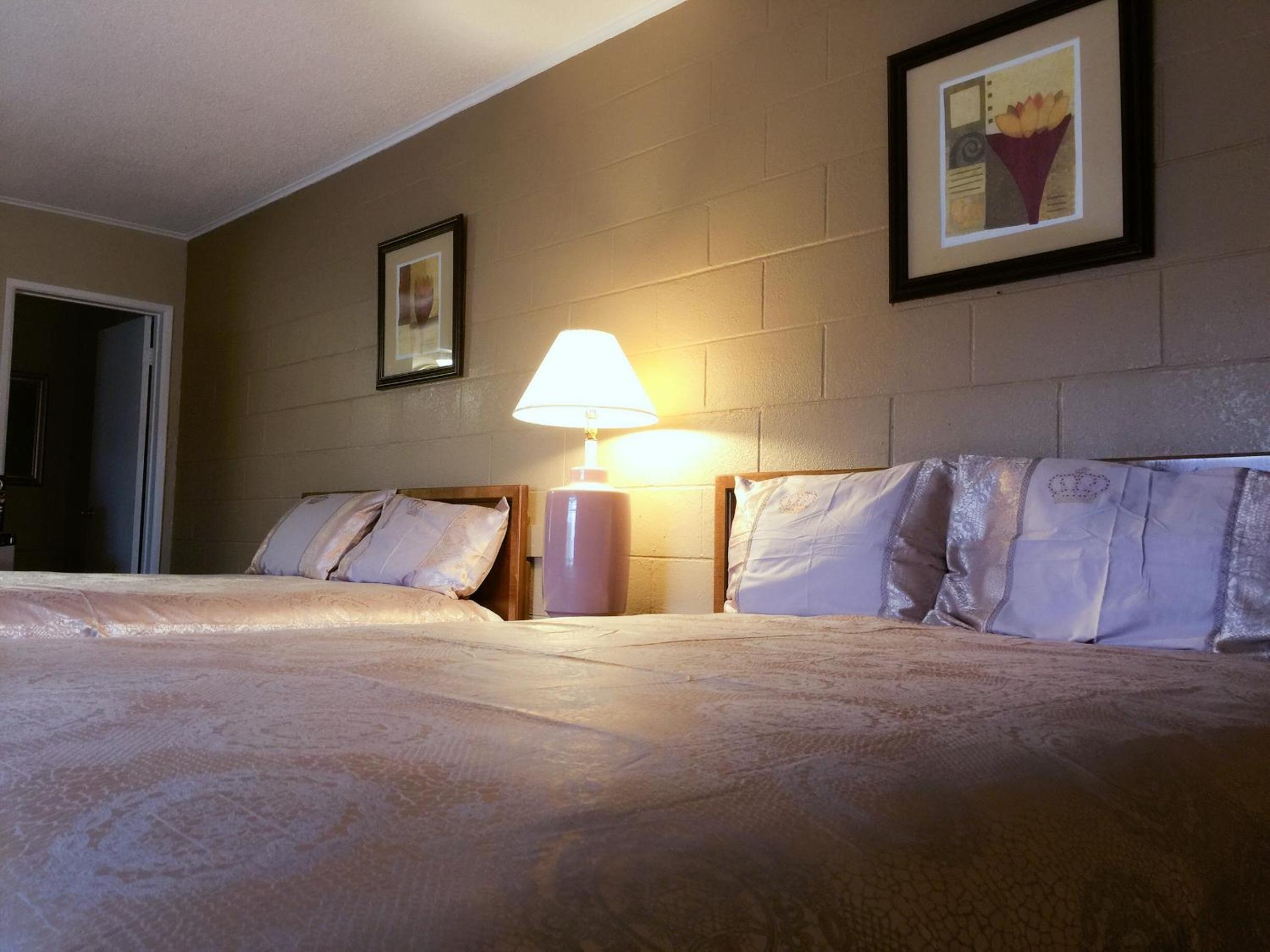 Queen Room with Two Queen Beds - Photo 10