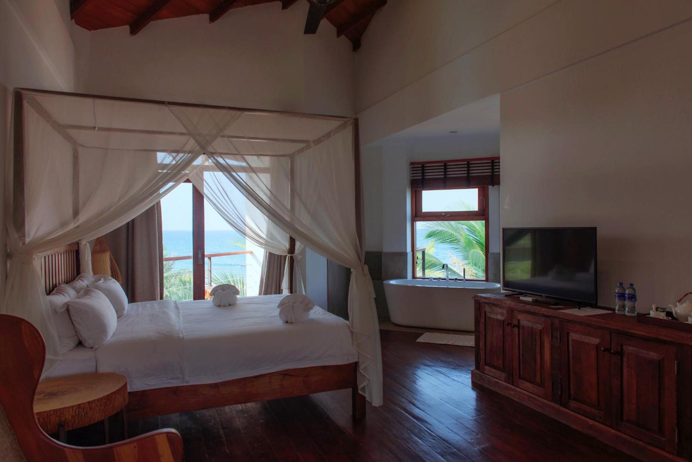 Deluxe Double Room with Bath (Early Check-in & Late Check-out on Availability Basis) photo 2