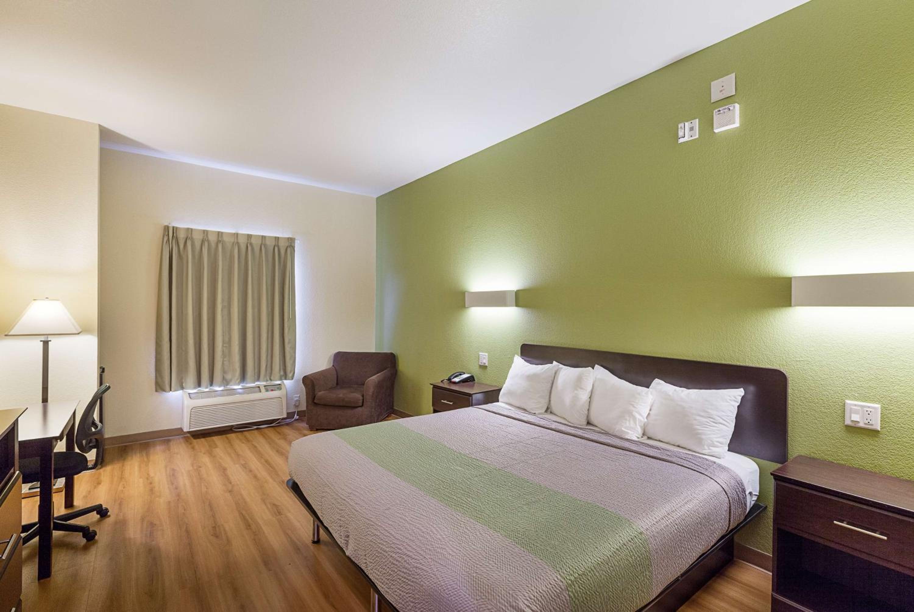 King Room - Disability Access - Non-Smoking photo 1