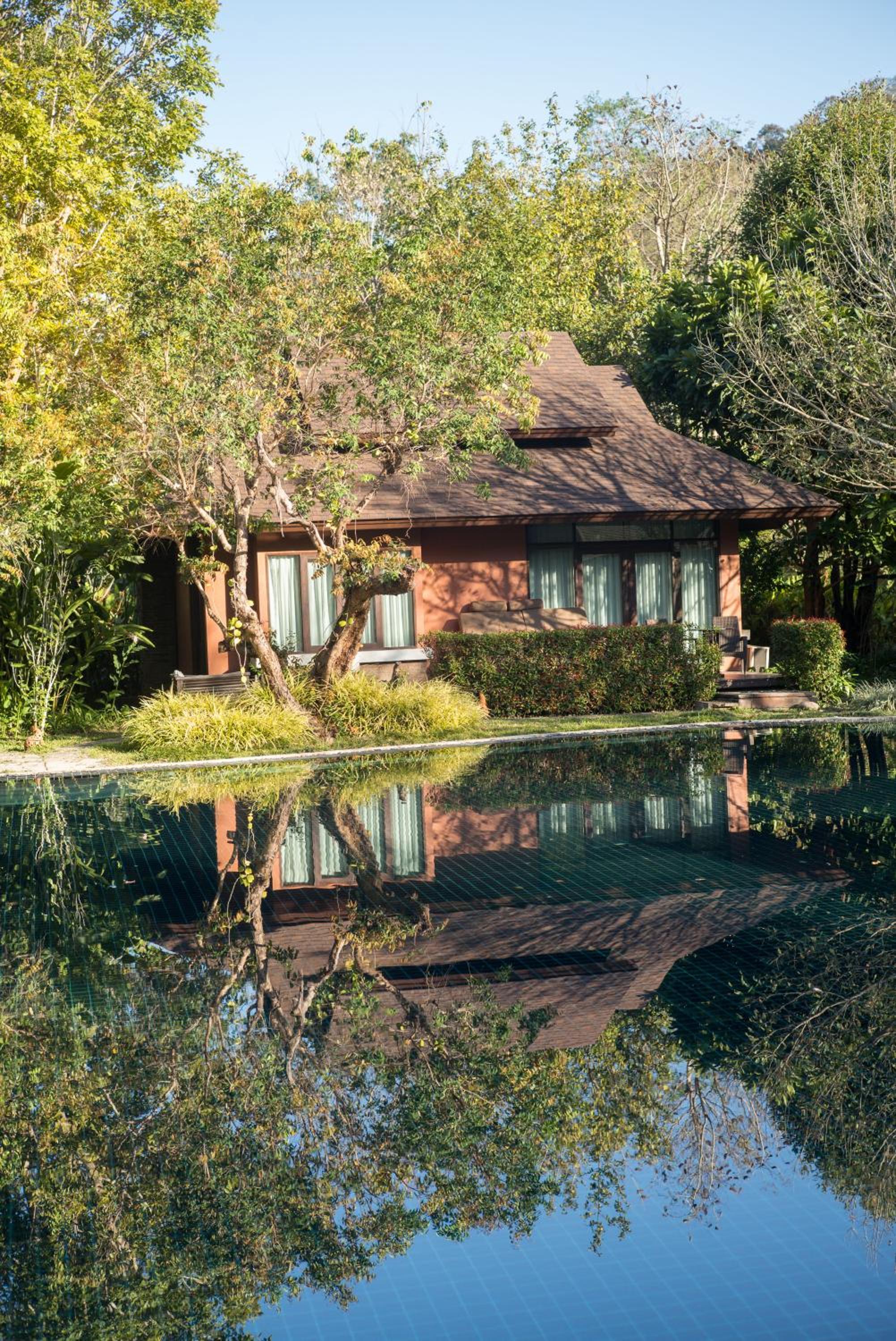 Pool Access Villa - Photo 9