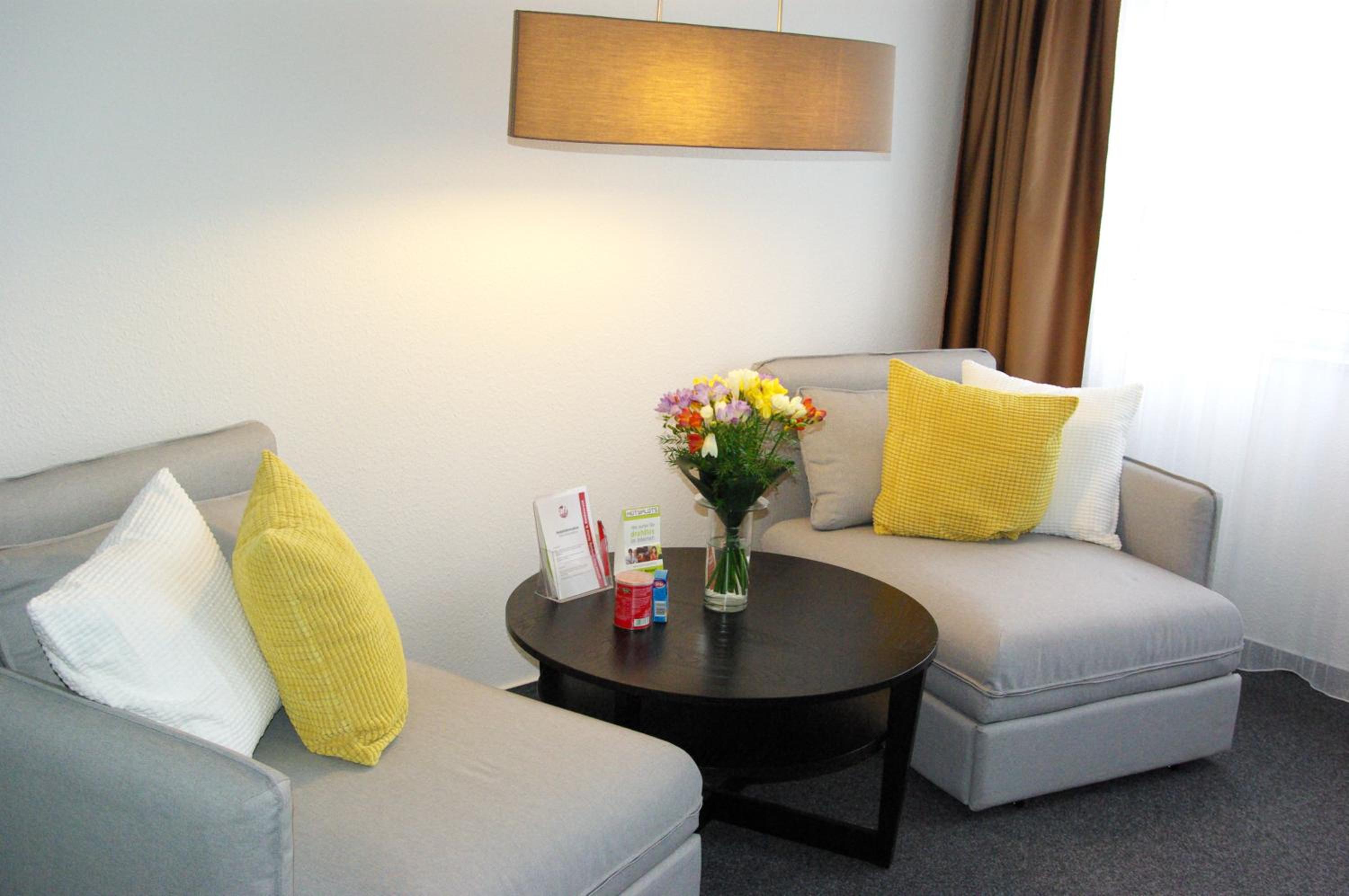 Comfort Family Room - Photo 2