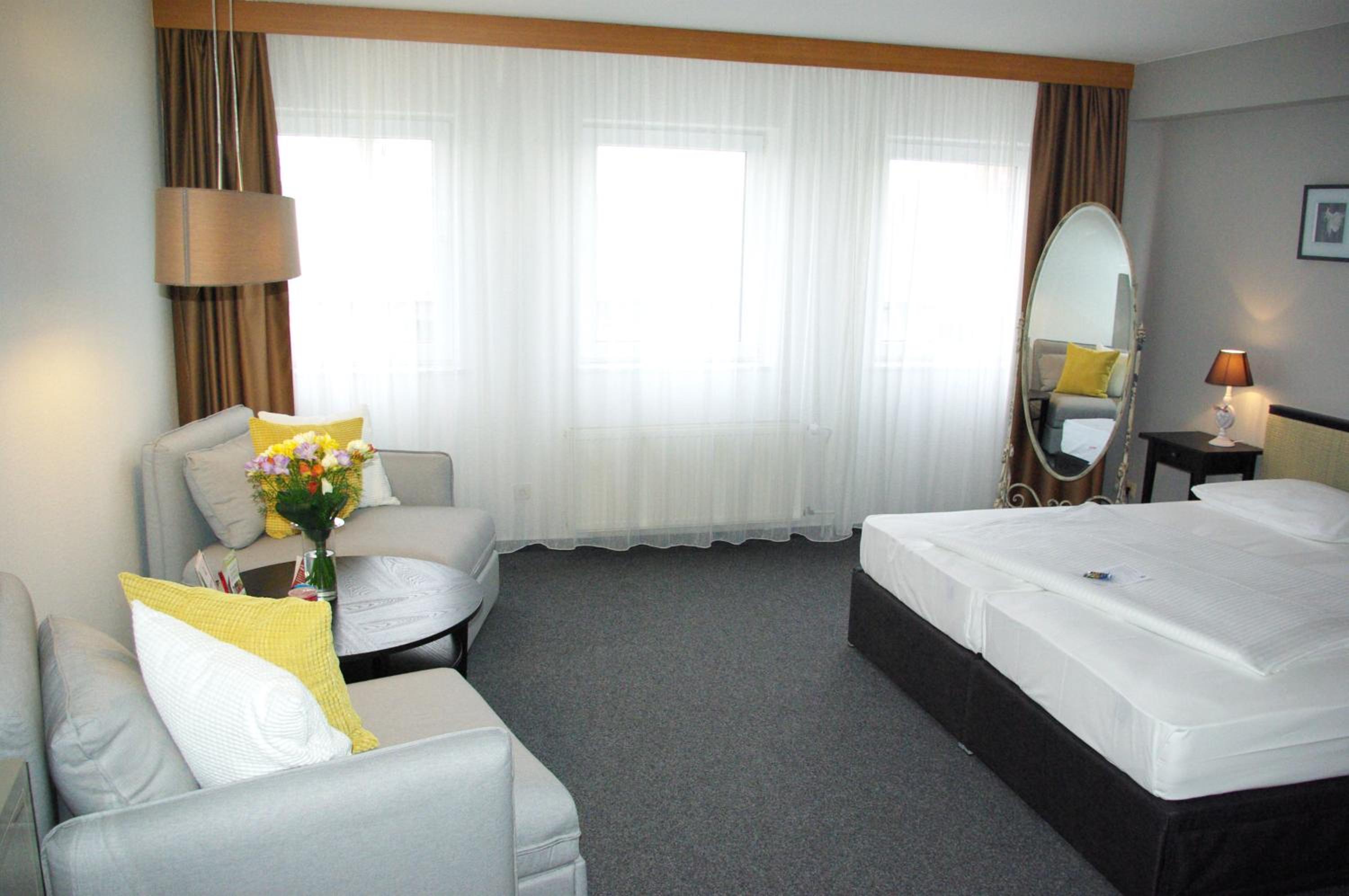 Comfort Family Room - Photo 10
