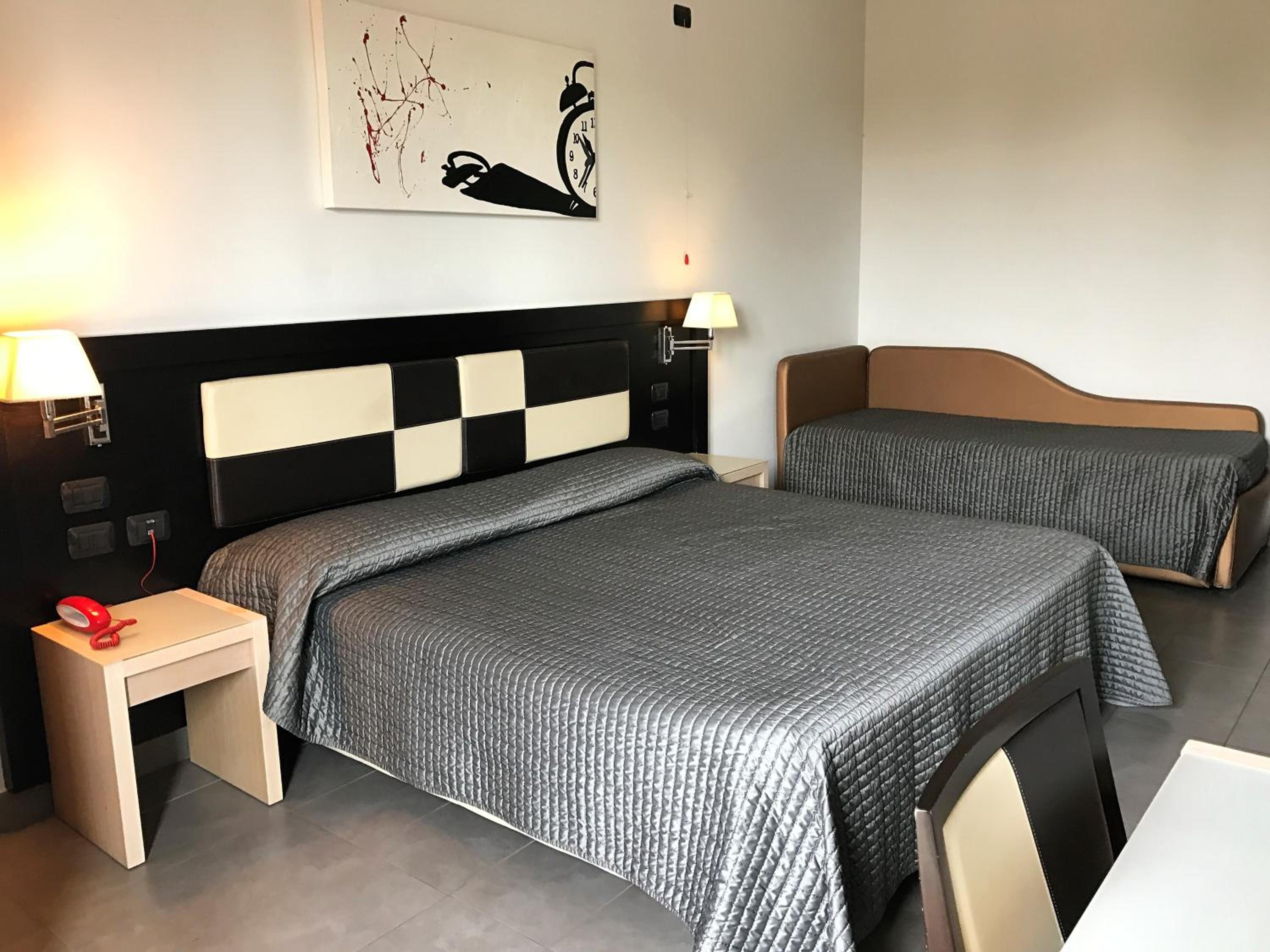 Triple Room - Photo 2