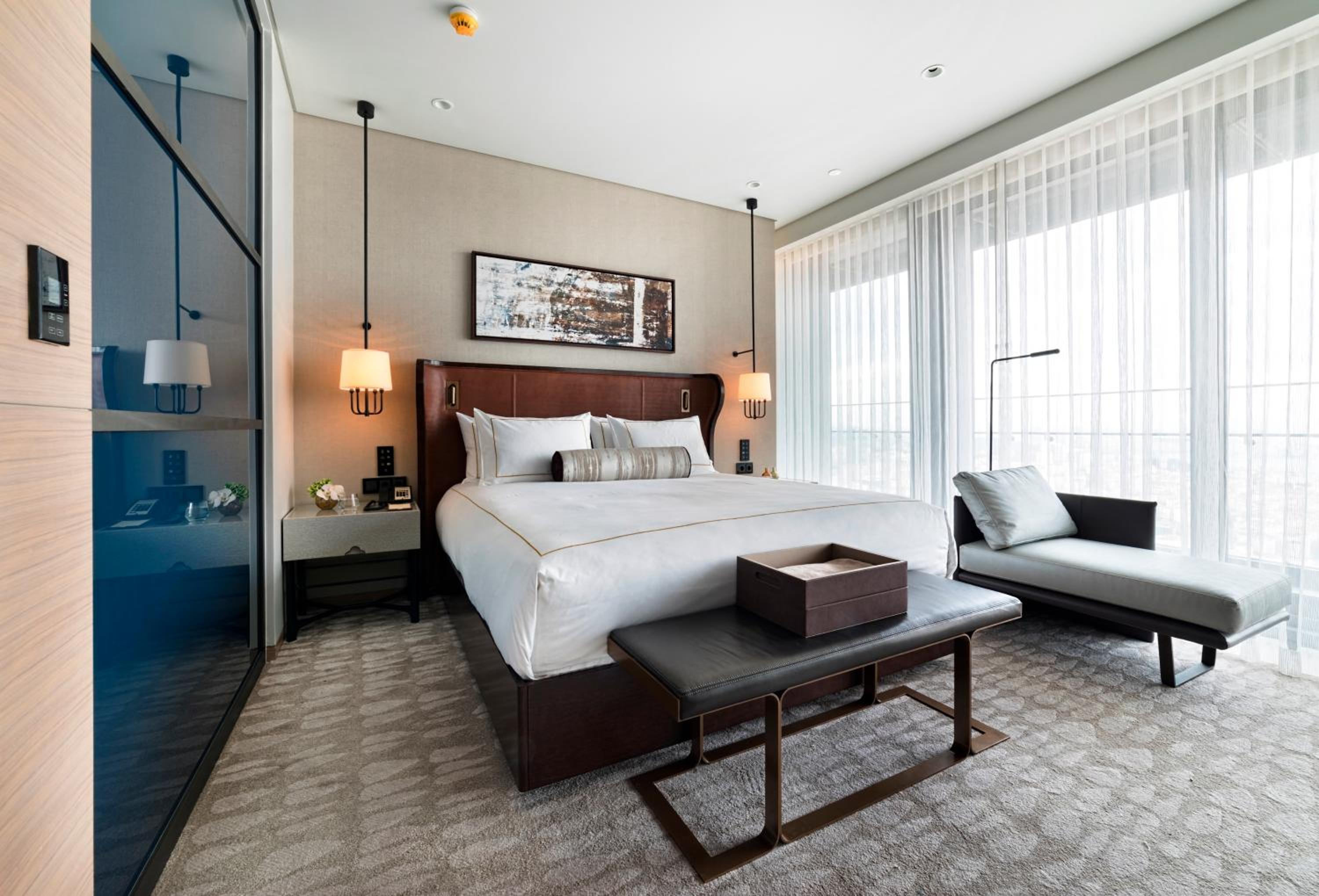 One Bedroom Suite with Sea View, Balcony and Lounge Access