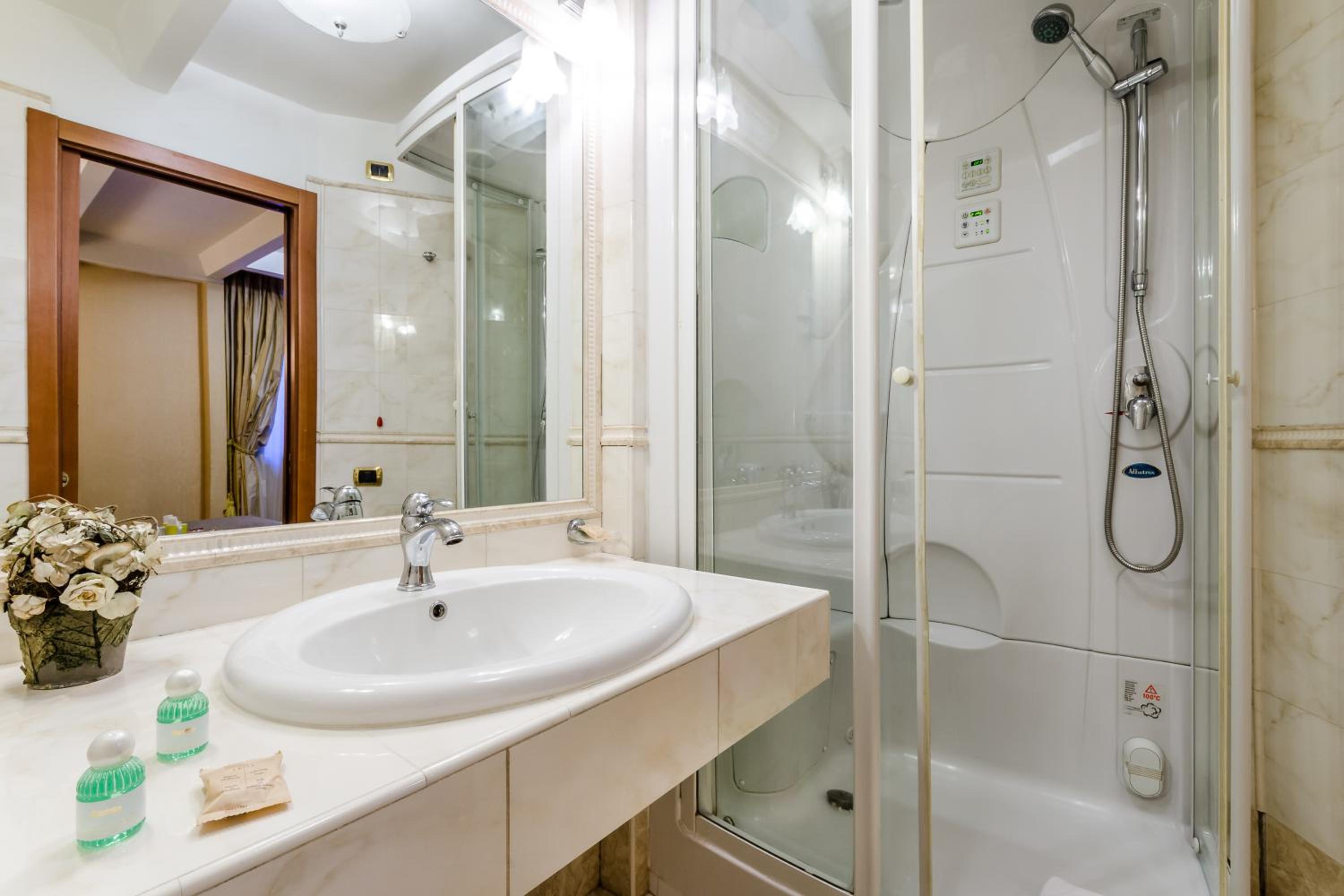 Standard Triple Room photo 3