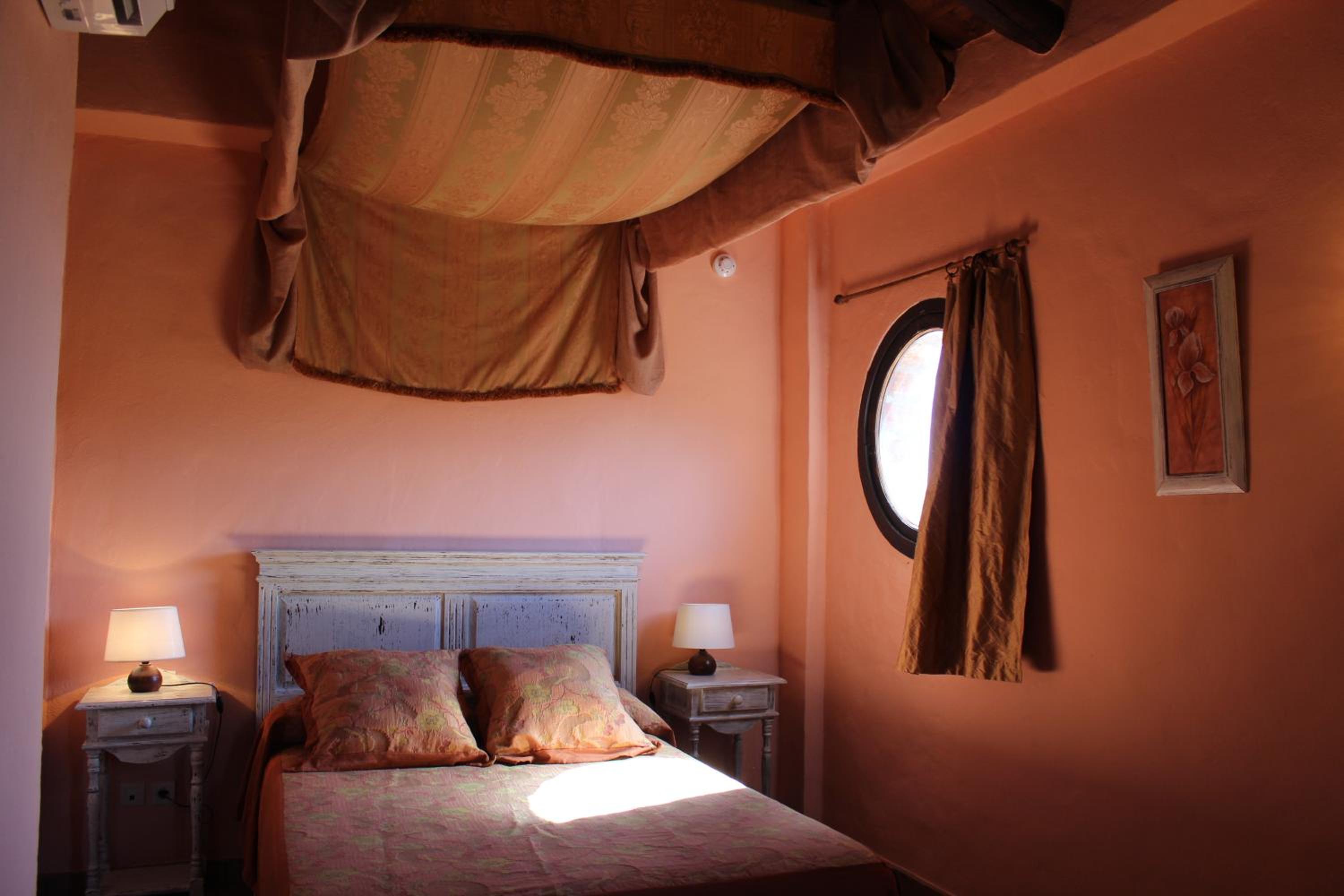 Double Room - Photo 4