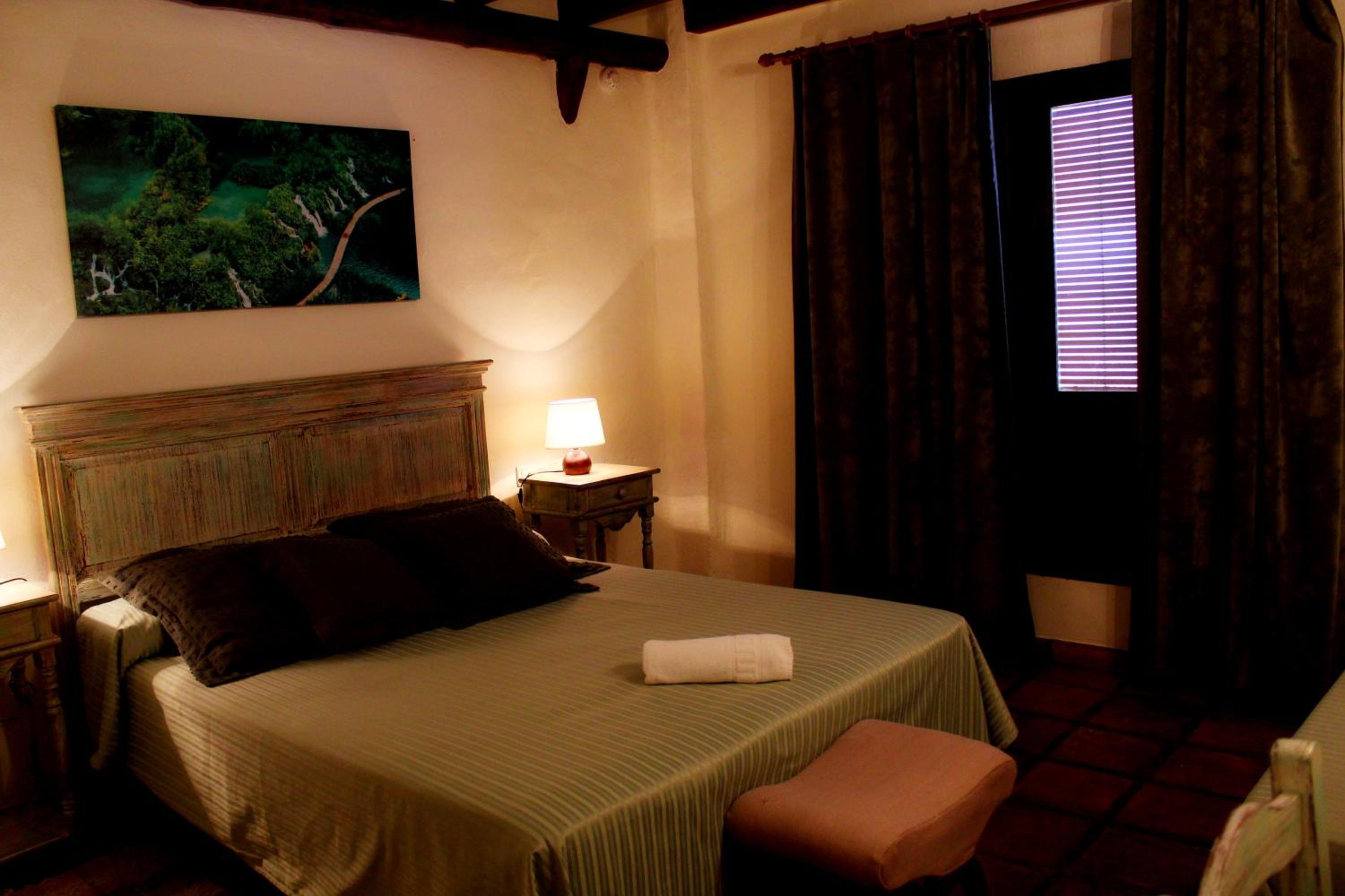 Double Room - Photo 7