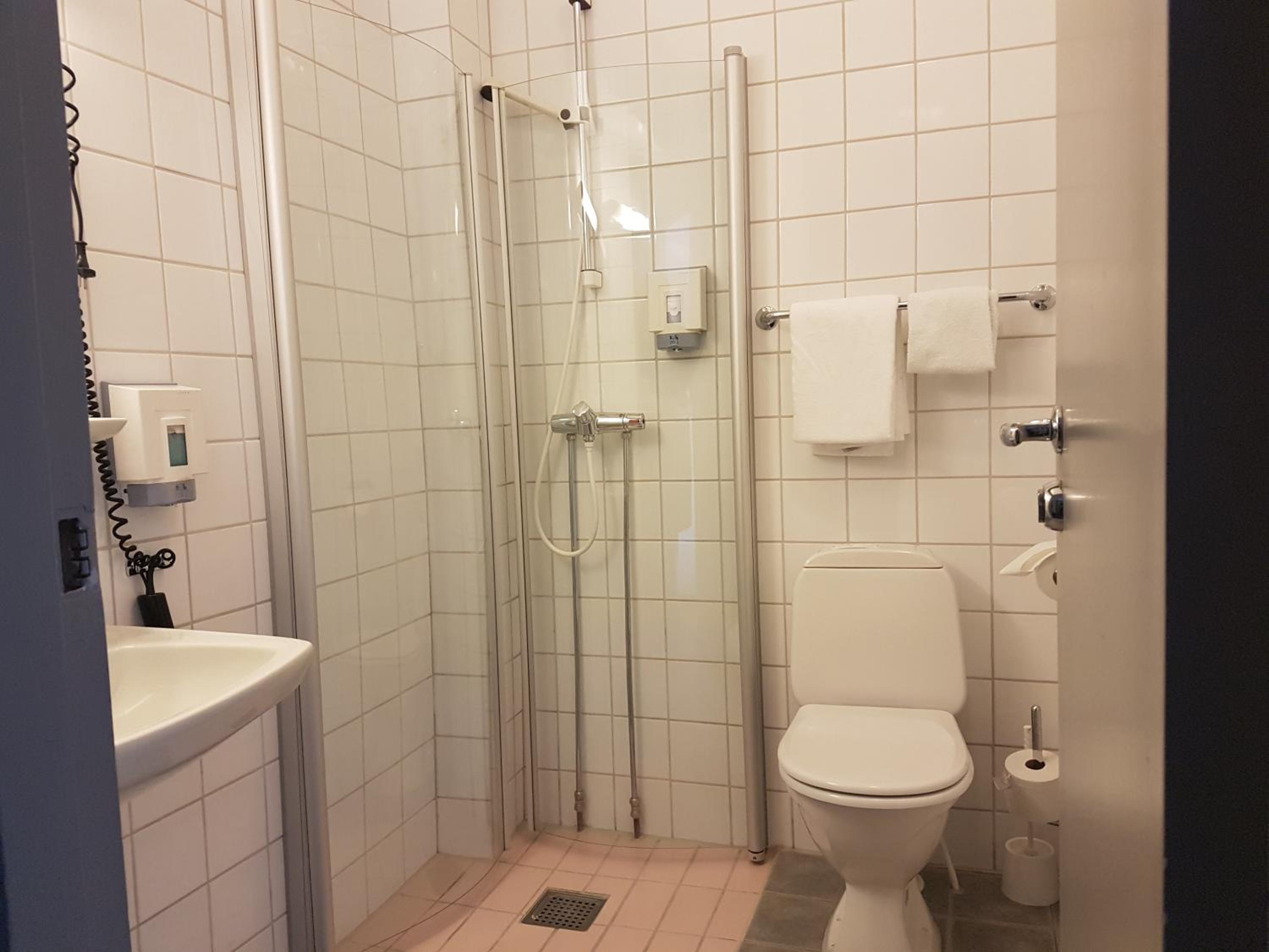 Standard Single Room with Shower photo 2