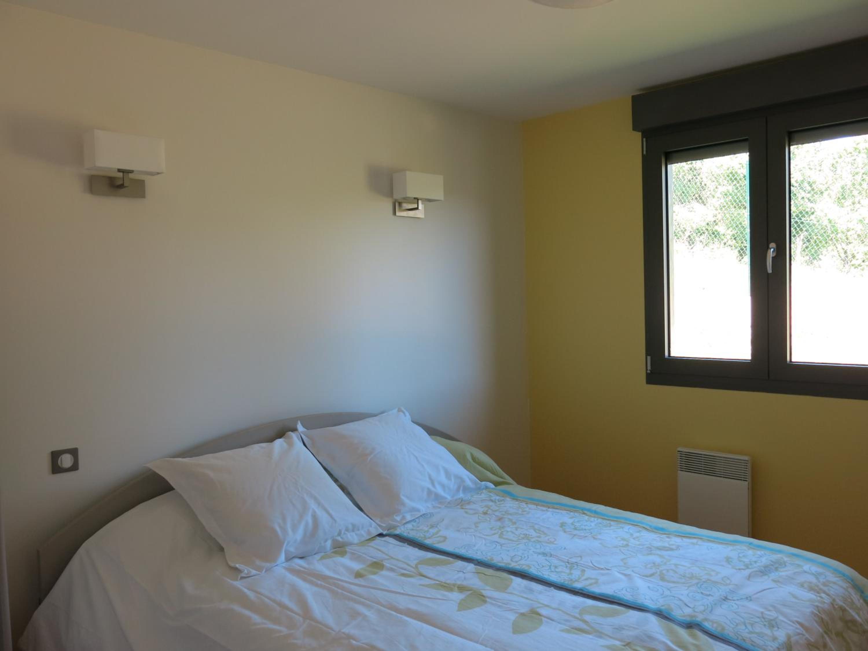 Three-Bedroom House - Photo 3