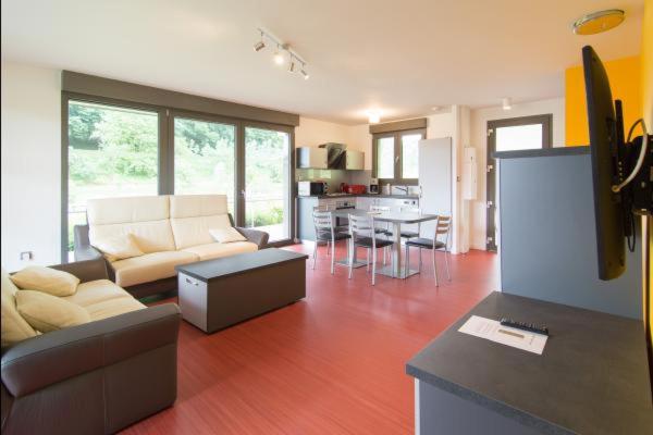 Three-Bedroom House - Photo 7