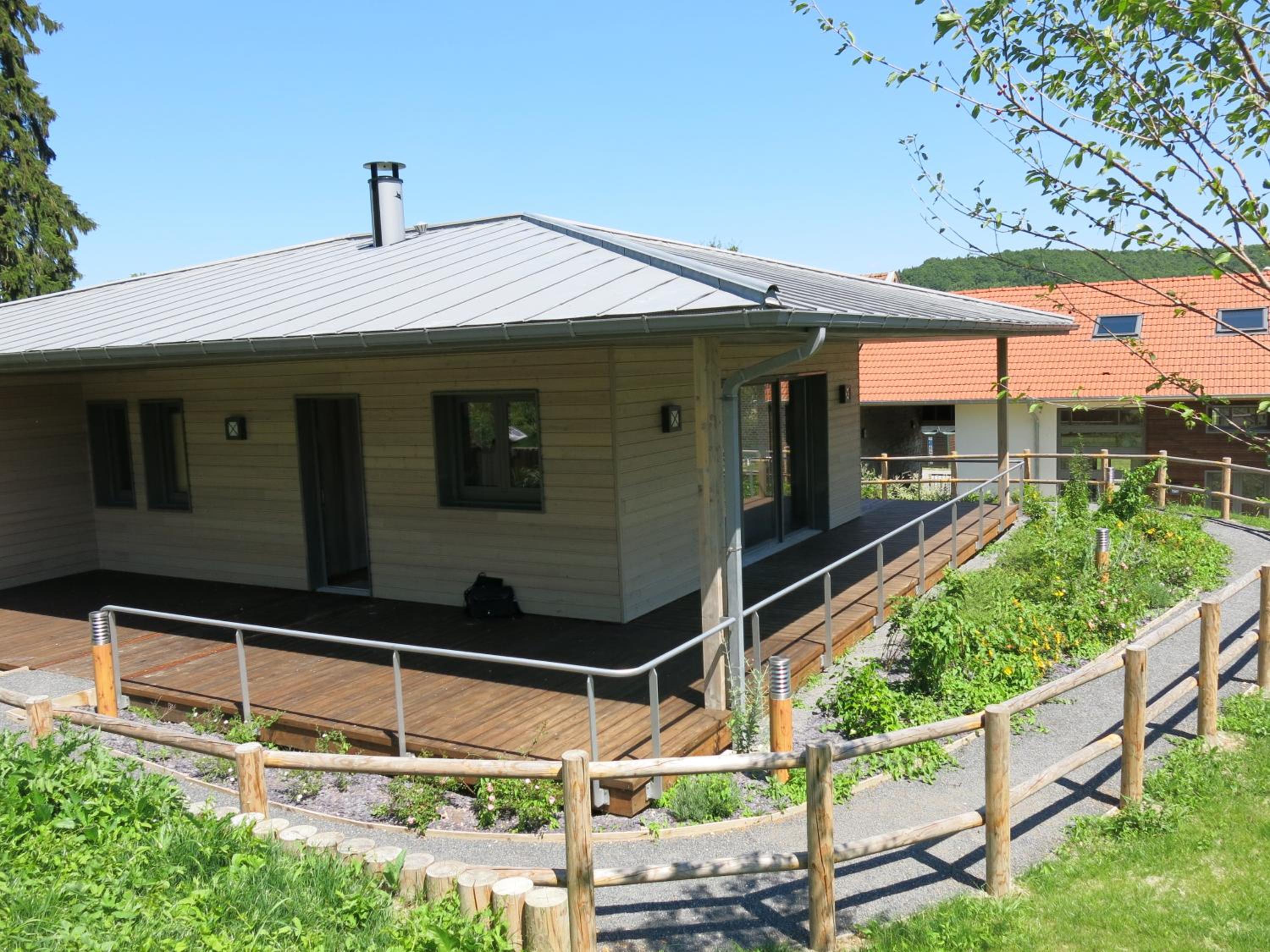 Three-Bedroom House - Photo 9