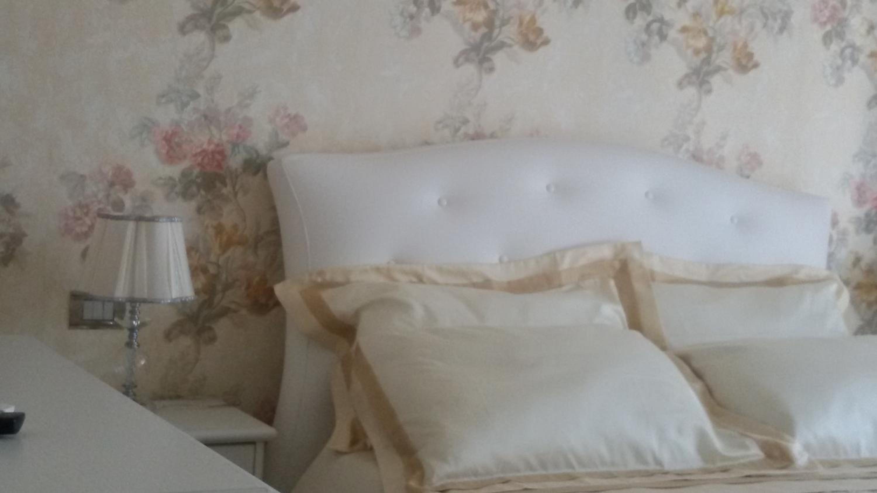 Deluxe Double Room with Balcony photo 2