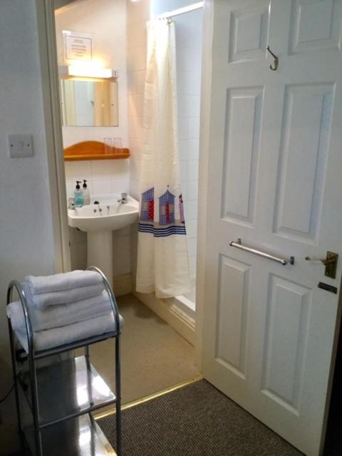 Double Room with En-Suite photo 3