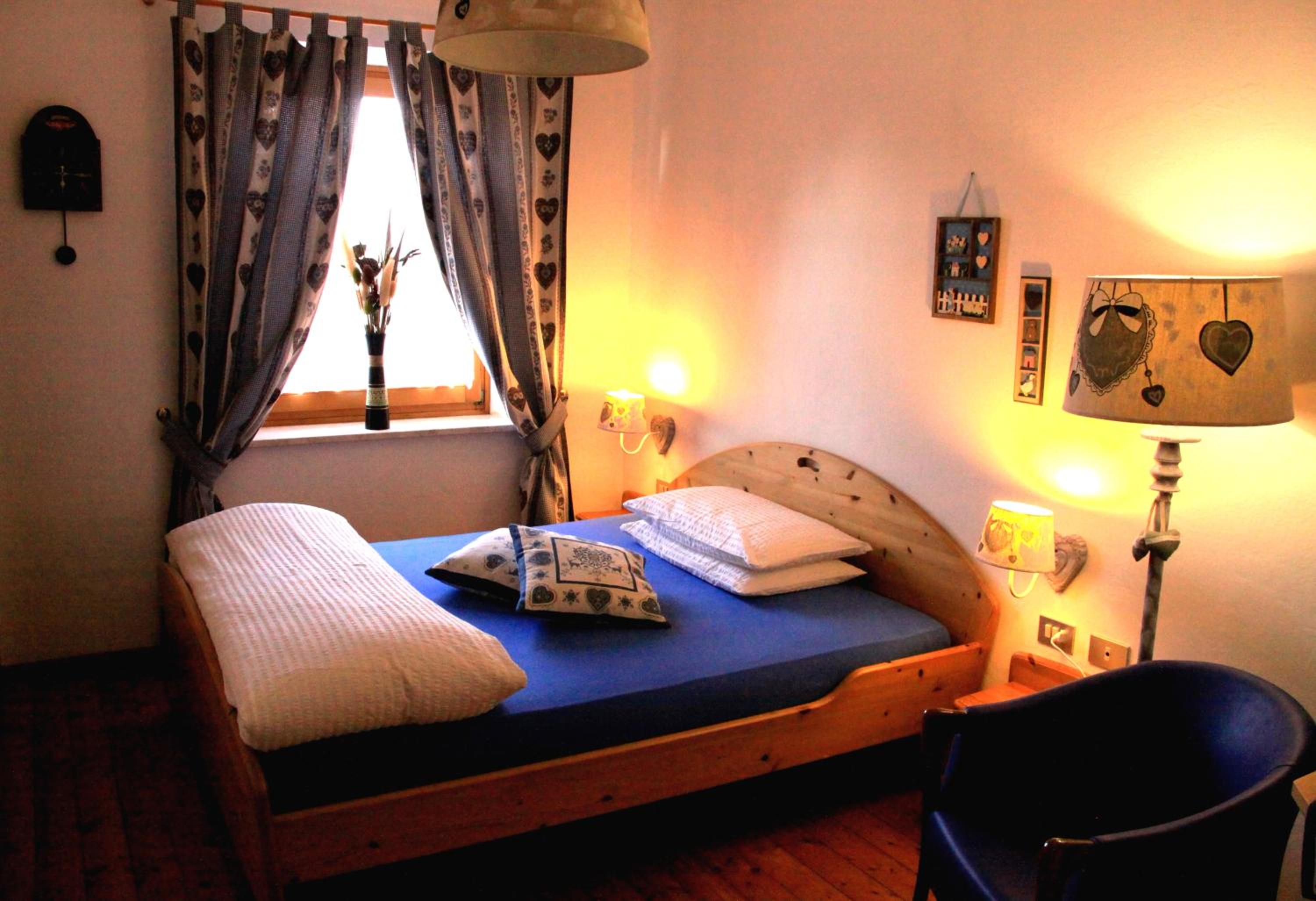 Deluxe Double Room with Balcony - Photo 3