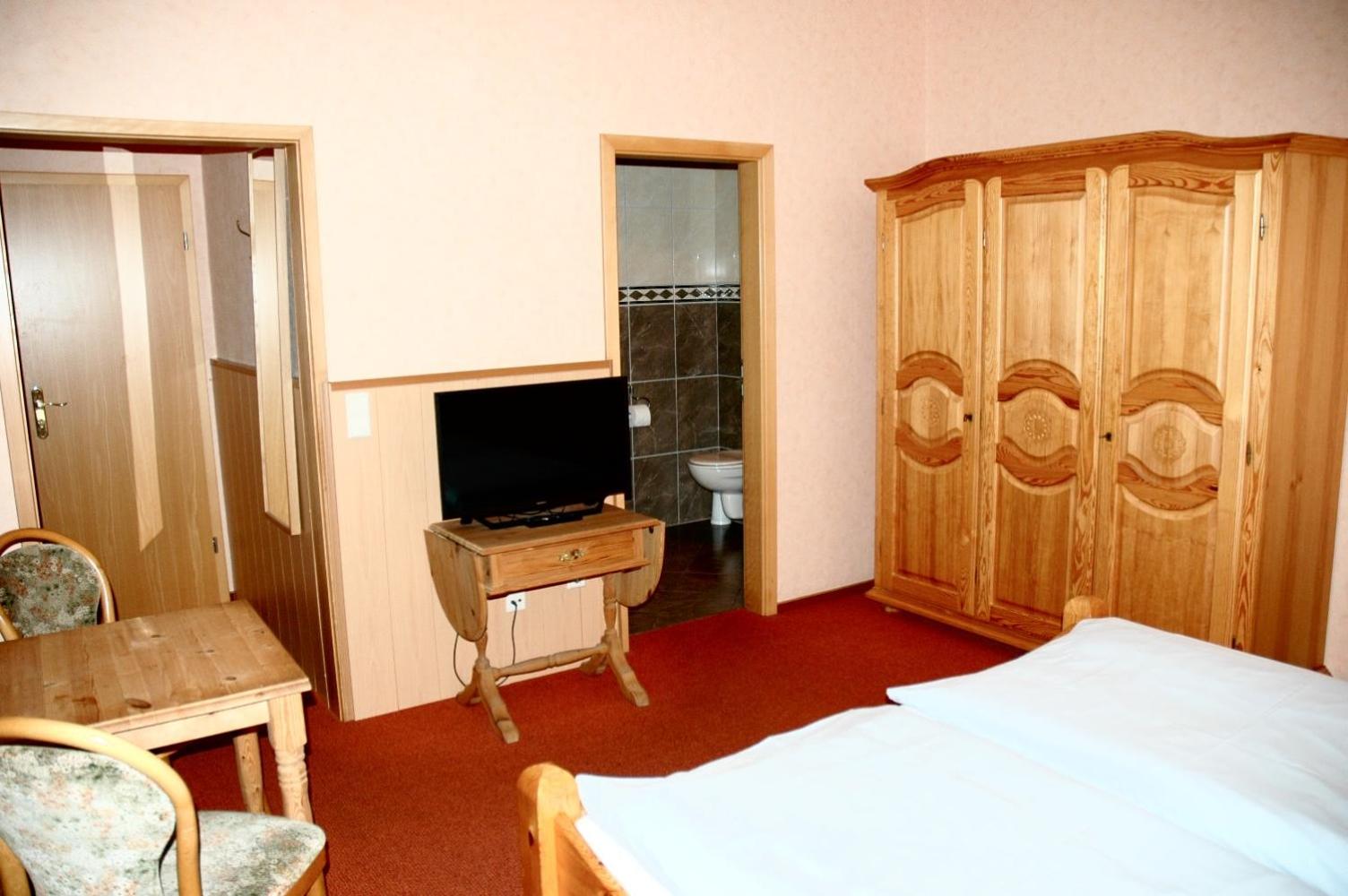 Standard Twin Room - Photo 13