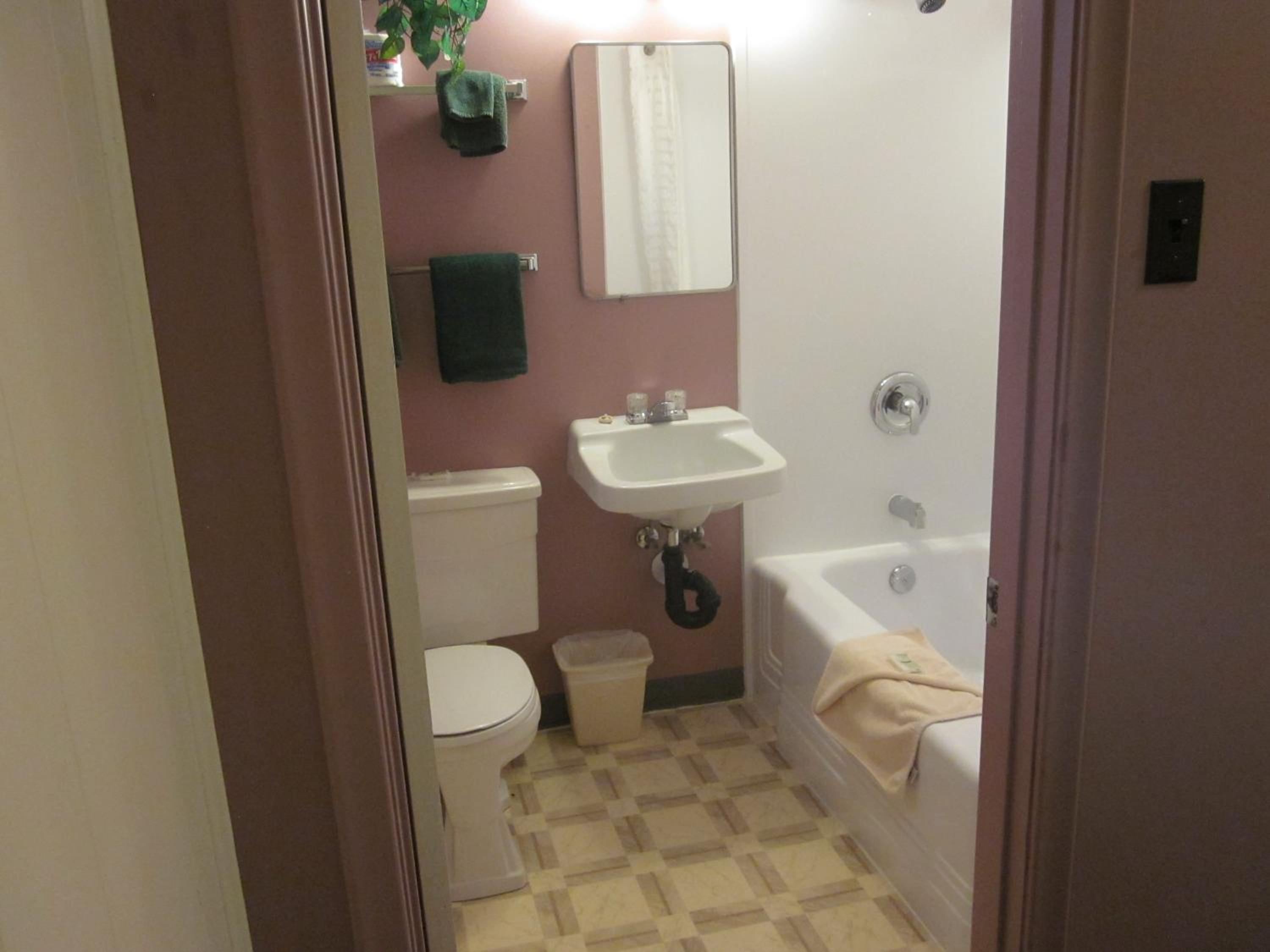 Deluxe Queen Room - Photo 4