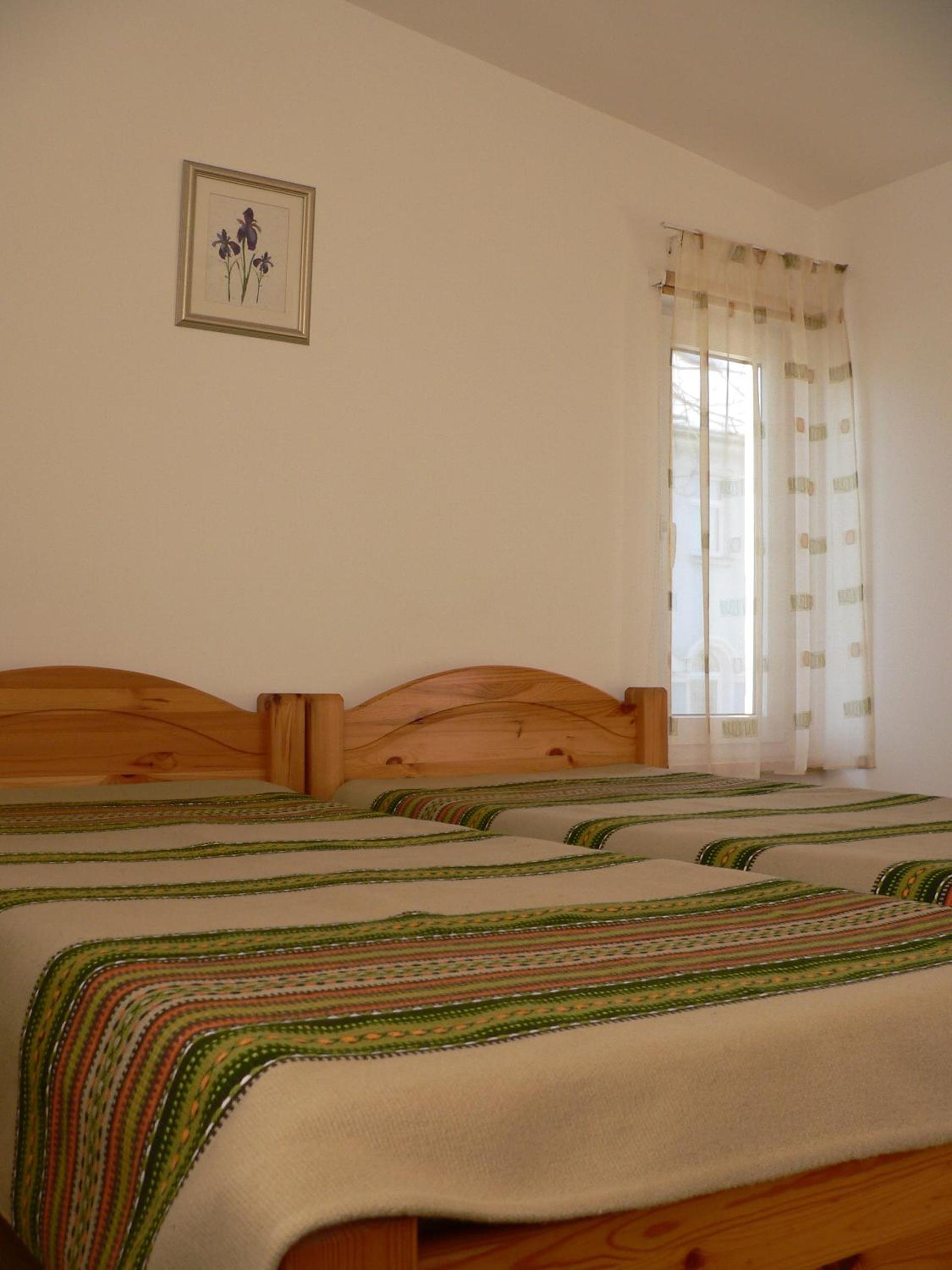 Twin Room - Photo 5