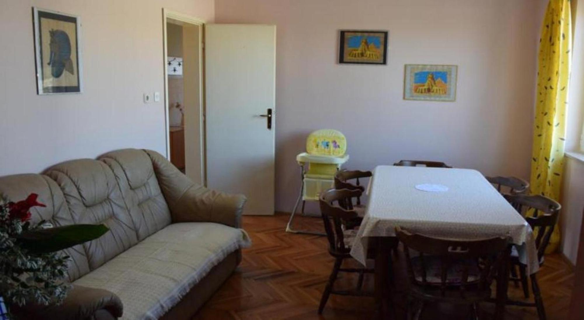 Three-Bedroom Apartment photo 2