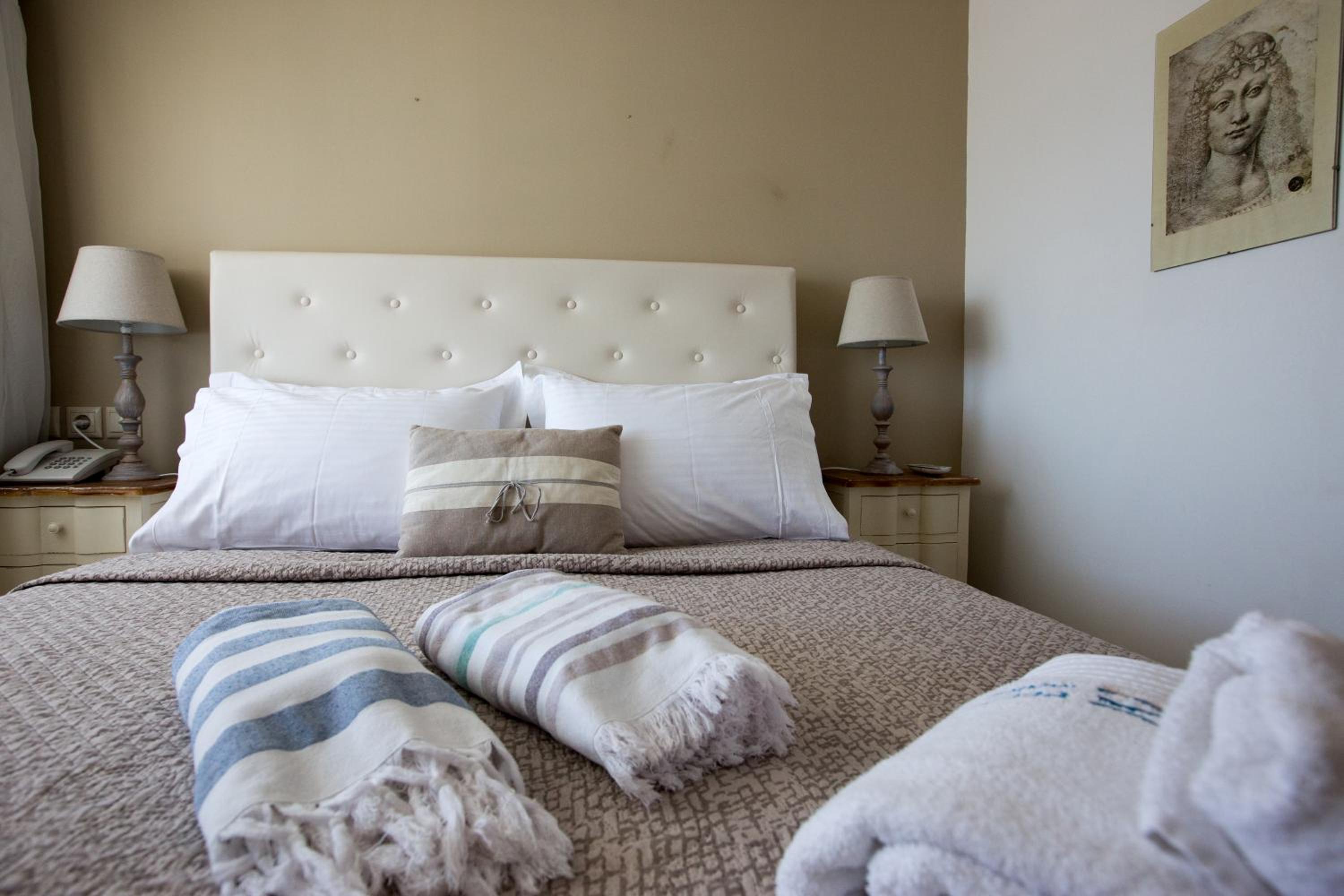 Deluxe Suite With Panoramic Sea View photo 2