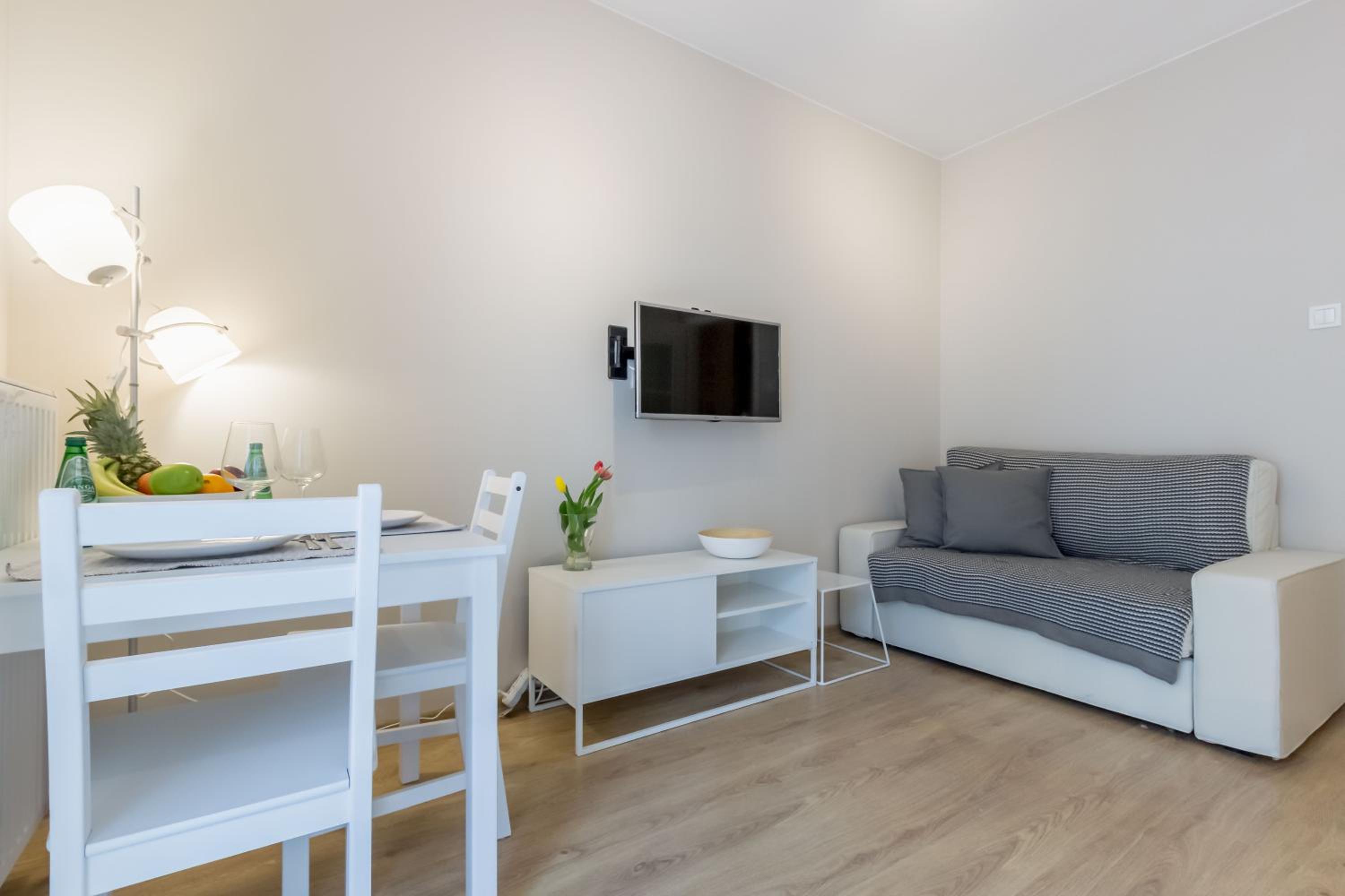 Studio Apartment - Photo 18