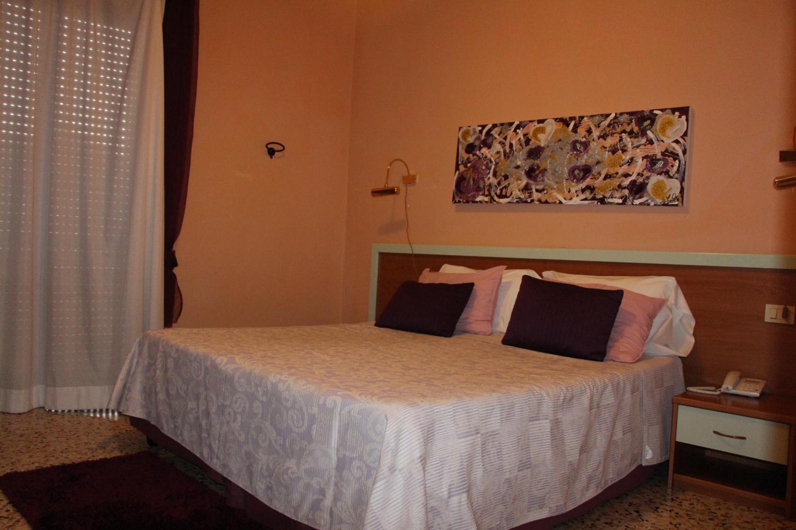 Double or Twin Room - Photo 3