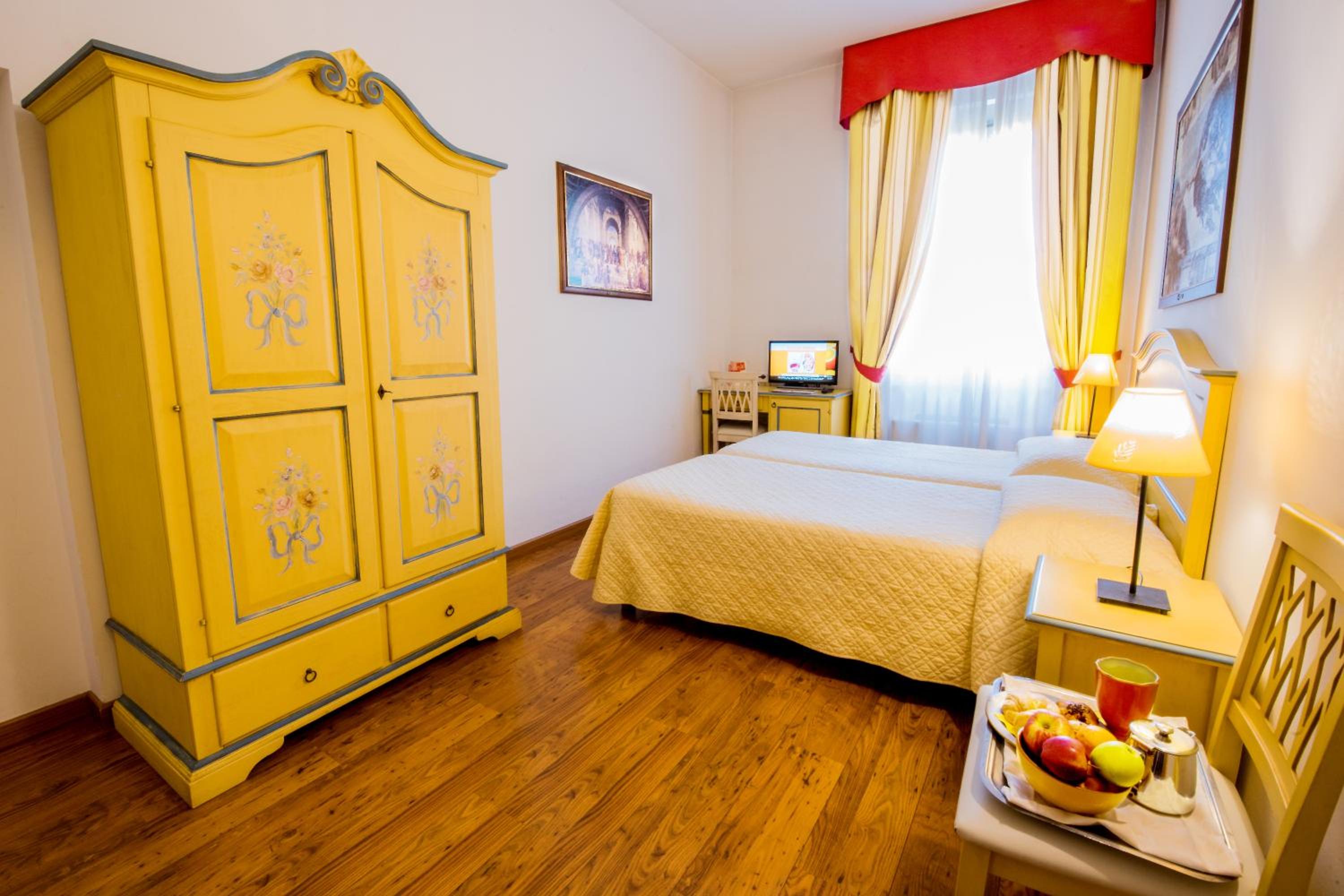Double or Twin Room photo 2
