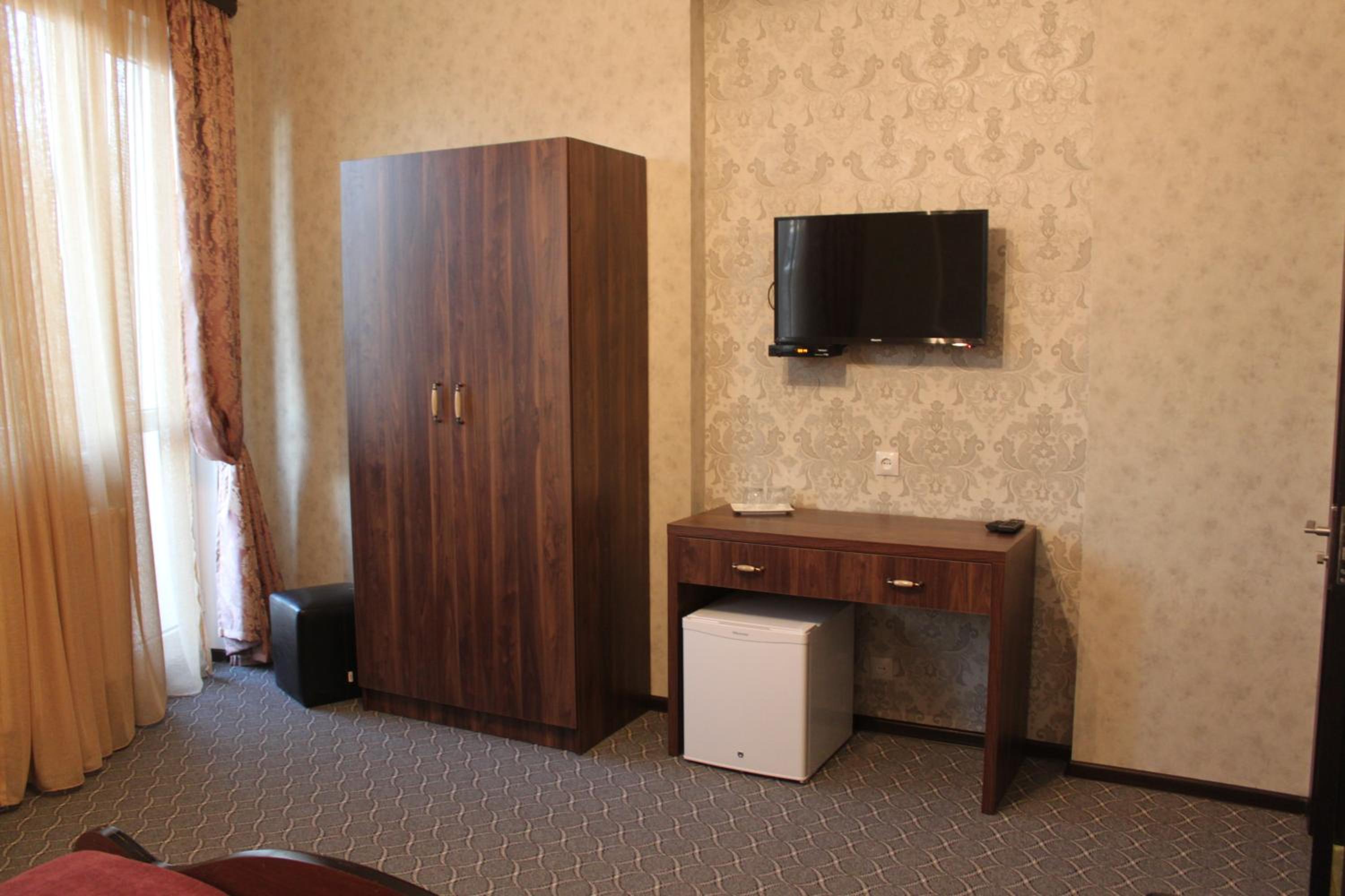 Double Room with Balcony - Photo 5