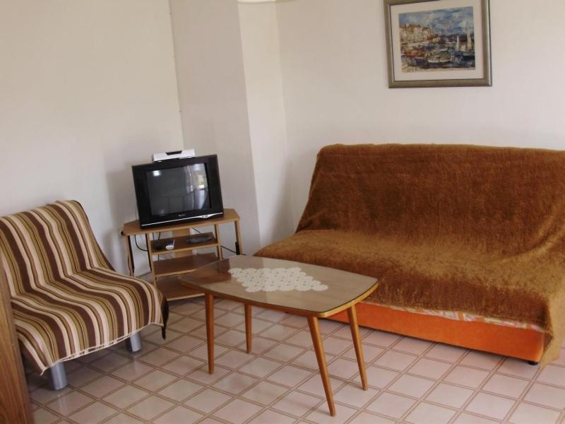 One-Bedroom Apartment with Balcony (2+2)