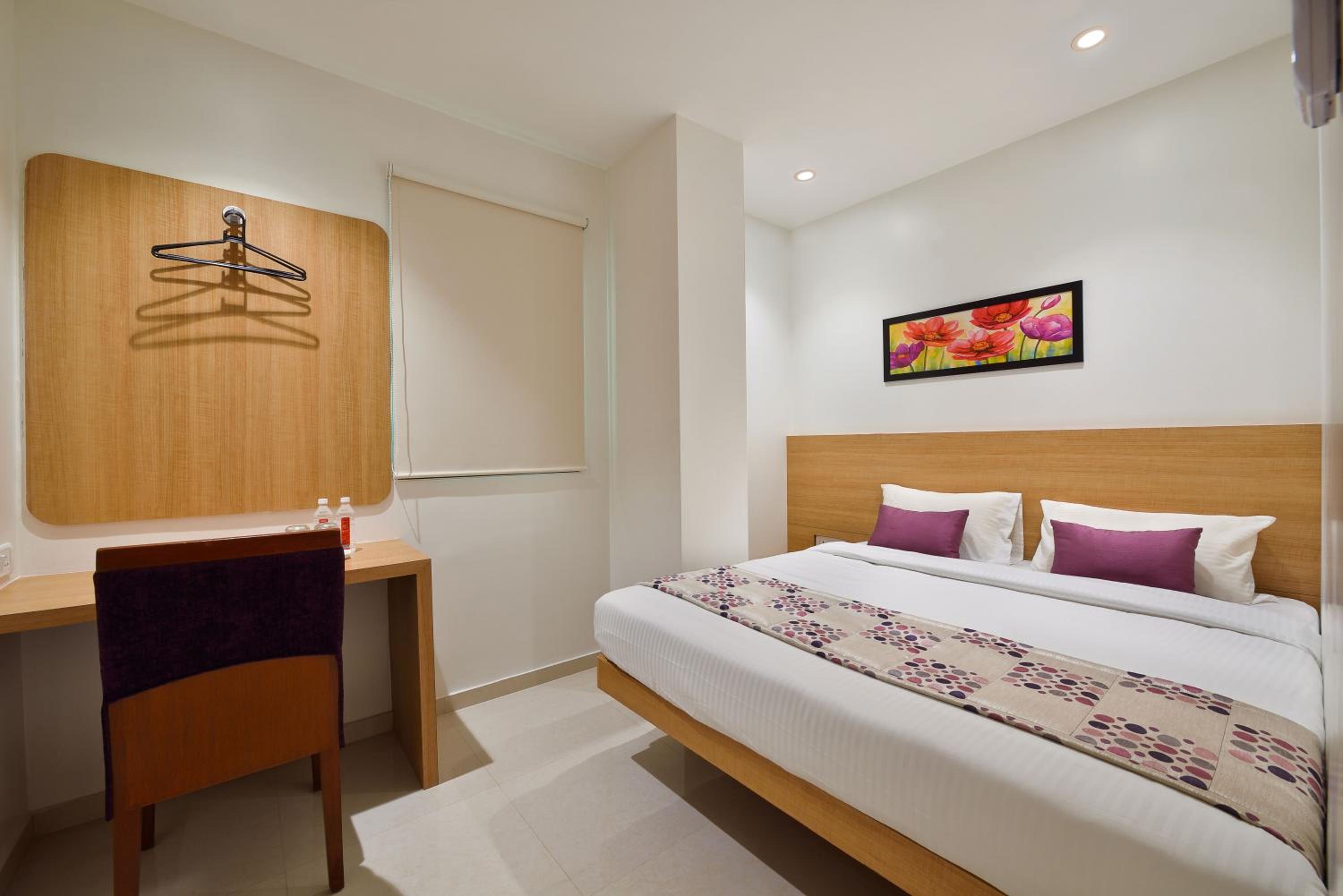 Queen Room - Photo 5