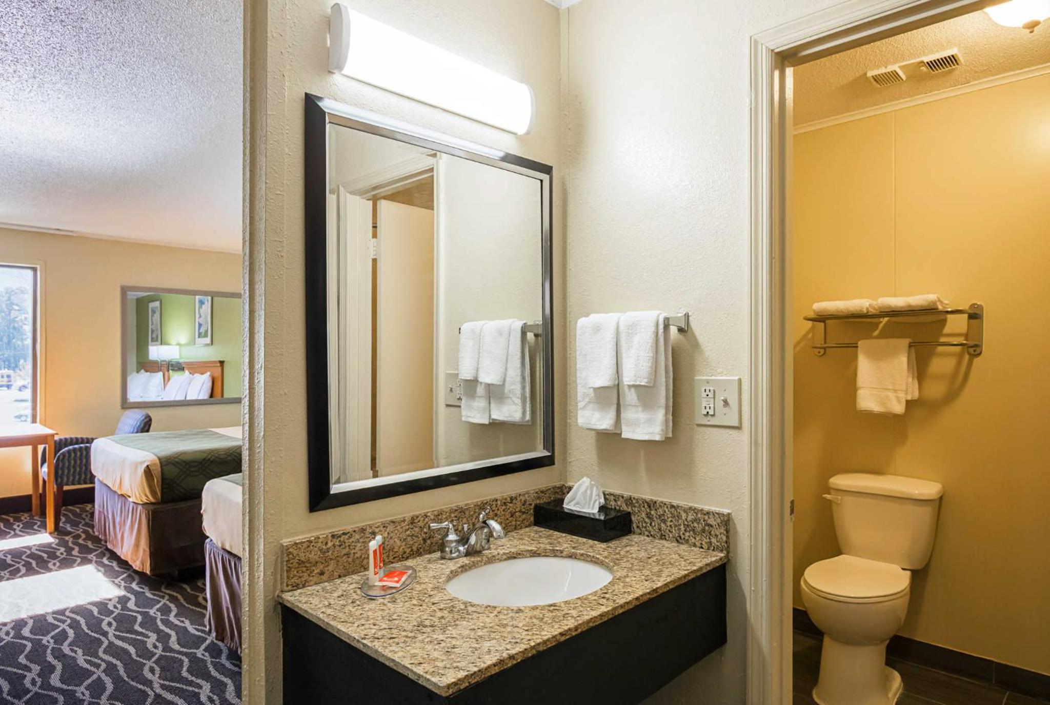 Double Room with Two Double Beds - Non-Smoking - Photo 4