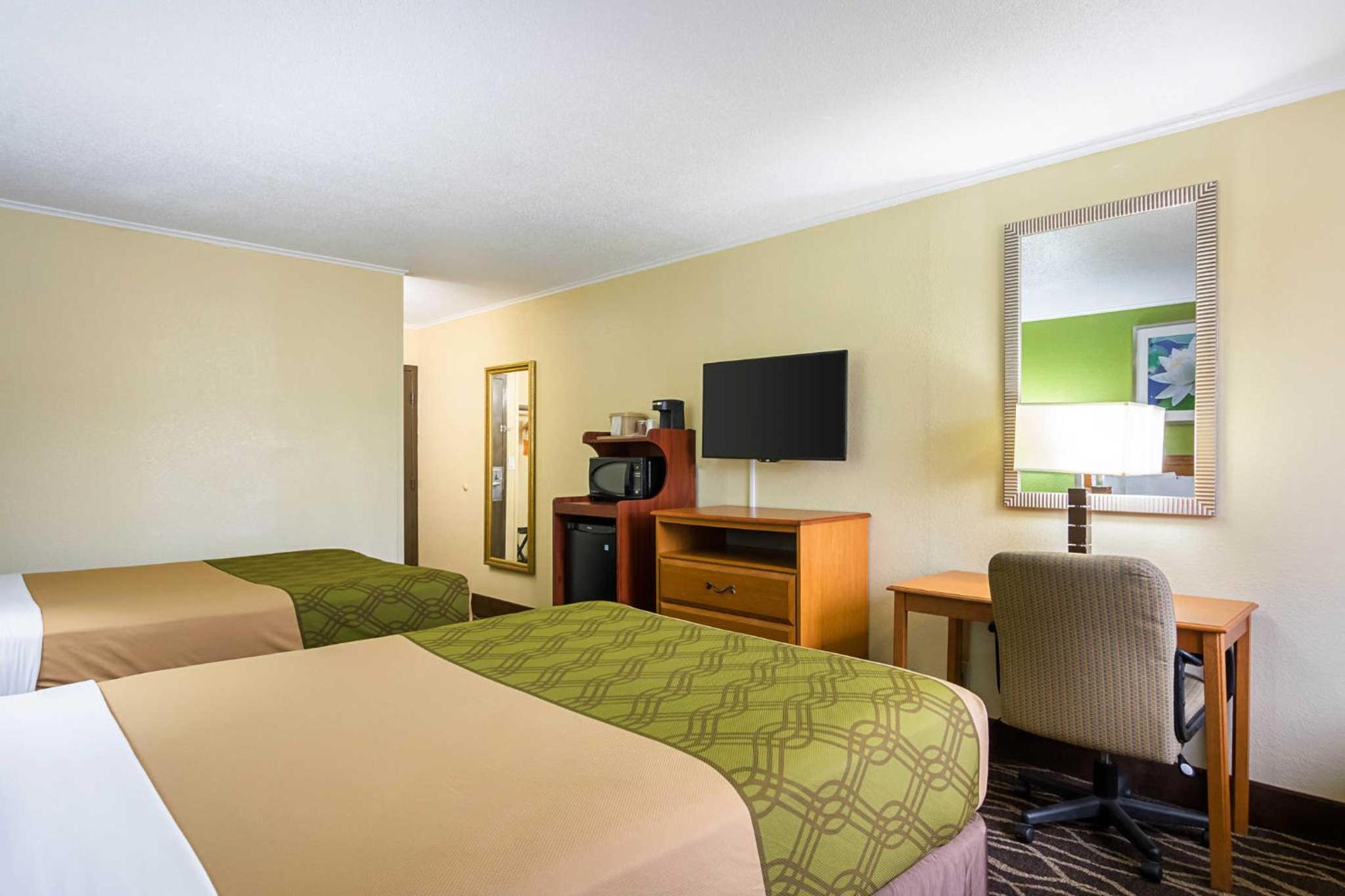Double Room with Two Double Beds - Non-Smoking - Photo 2