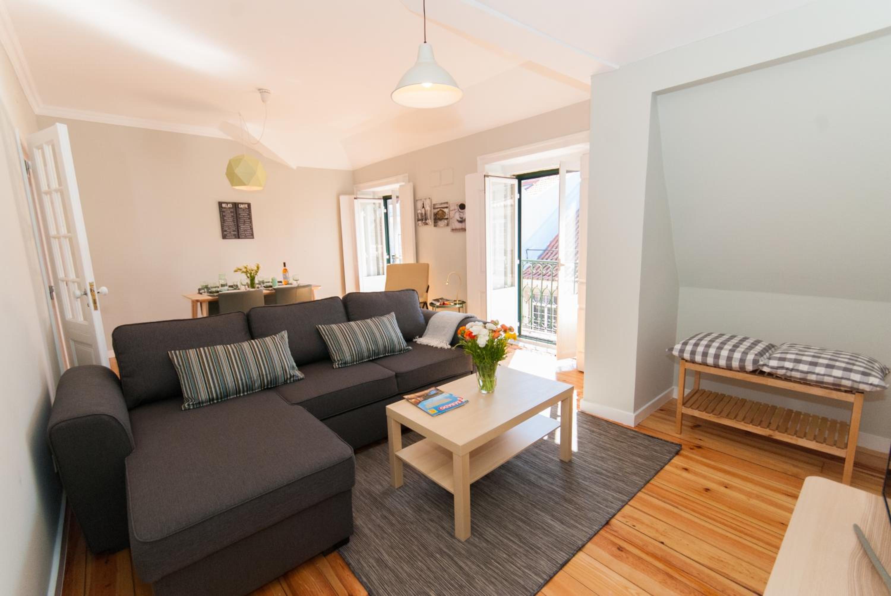 Two-Bedroom Apartment with Balcony - Photo 6