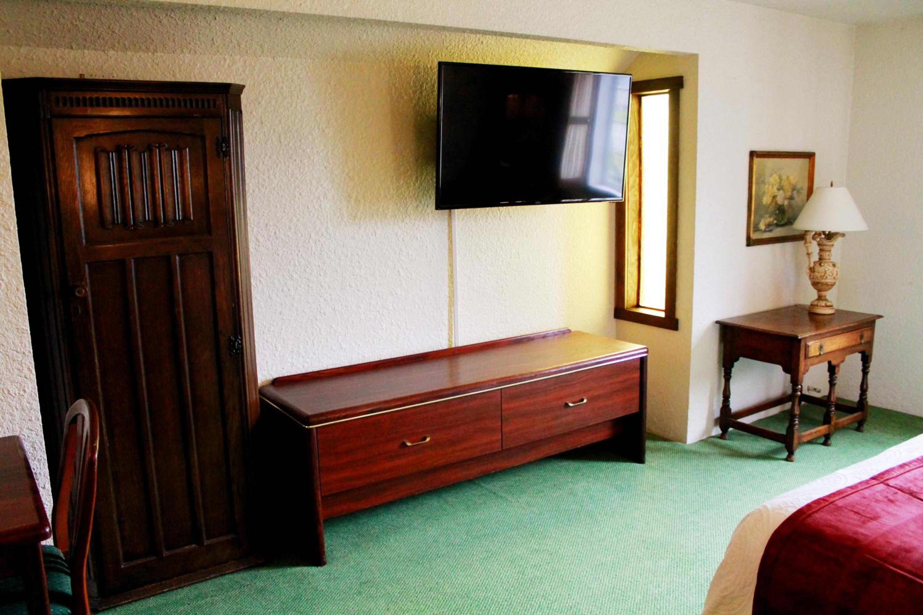 Queen Room