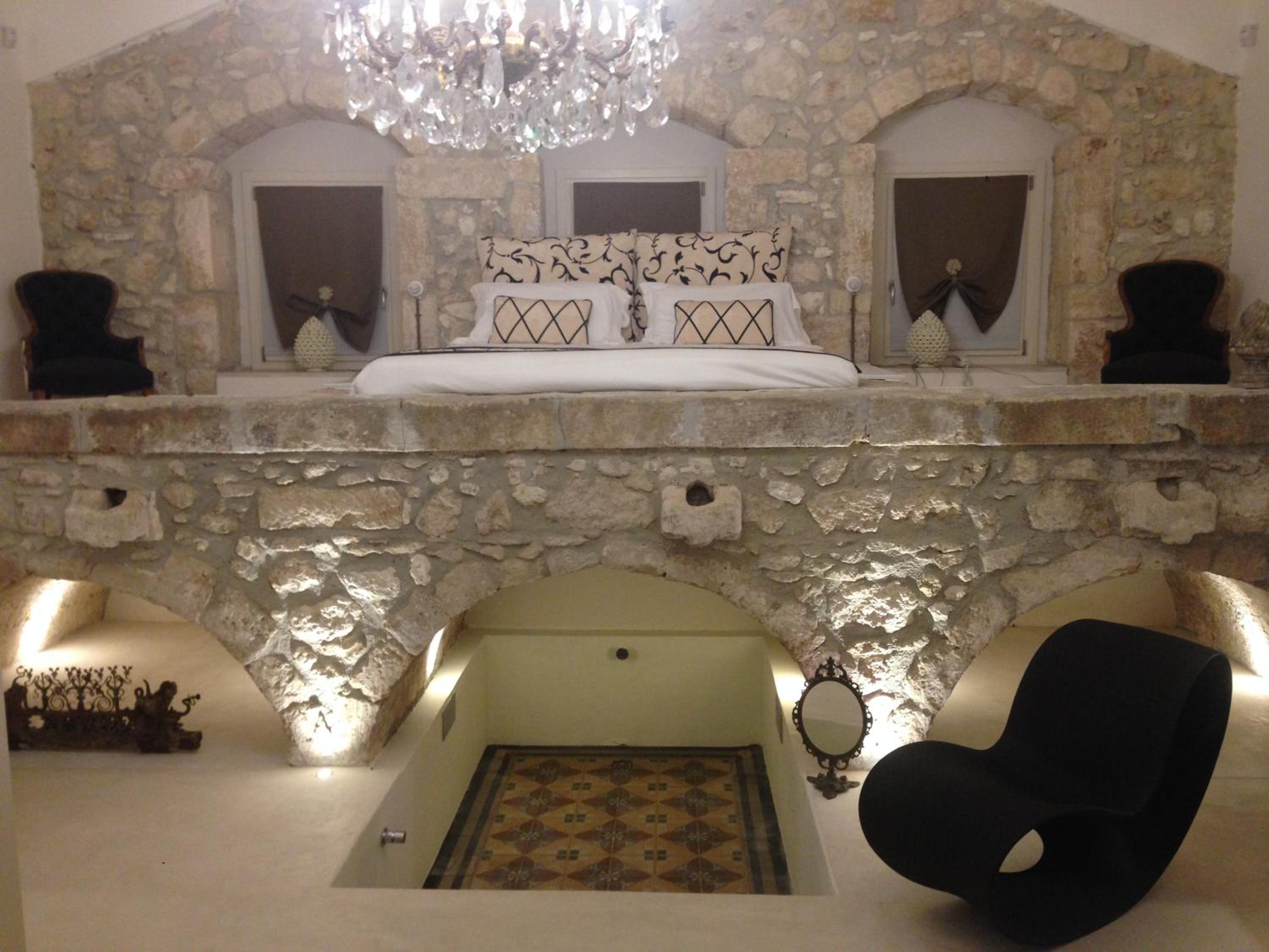 Deluxe King Suite