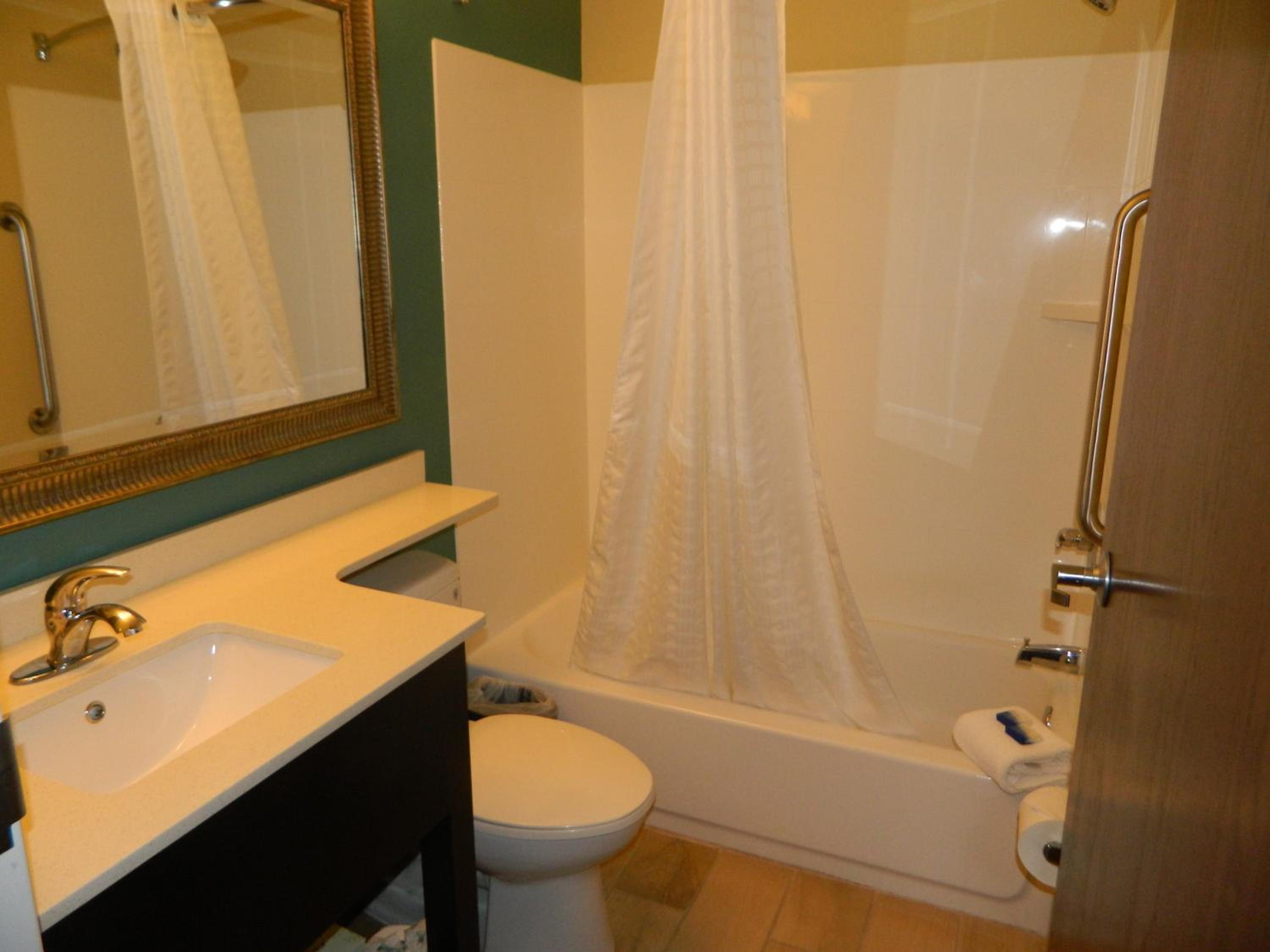 Queen Room - Non-Smoking - Photo 2