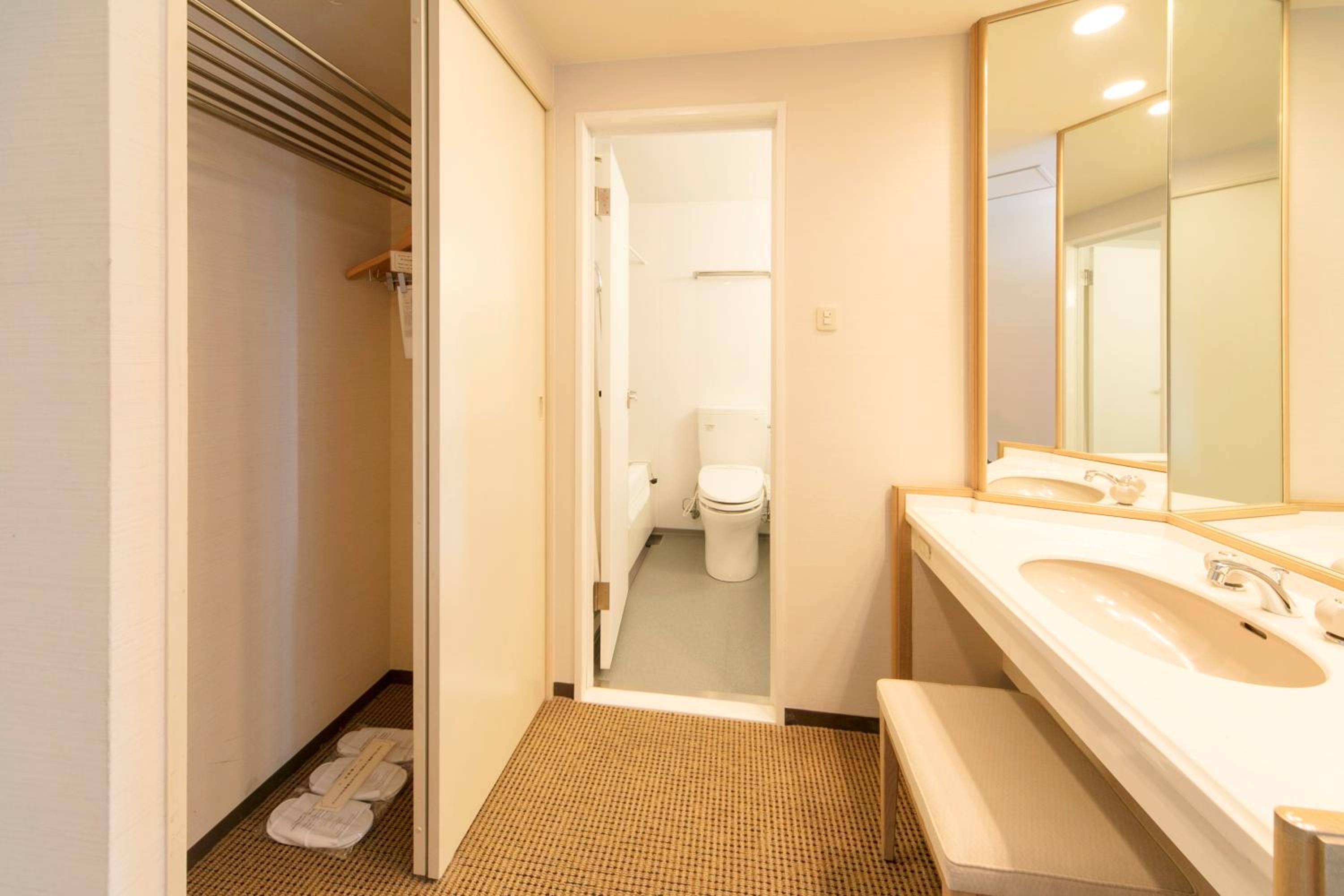 Standard Twin Room - Non-Smoking photo 1