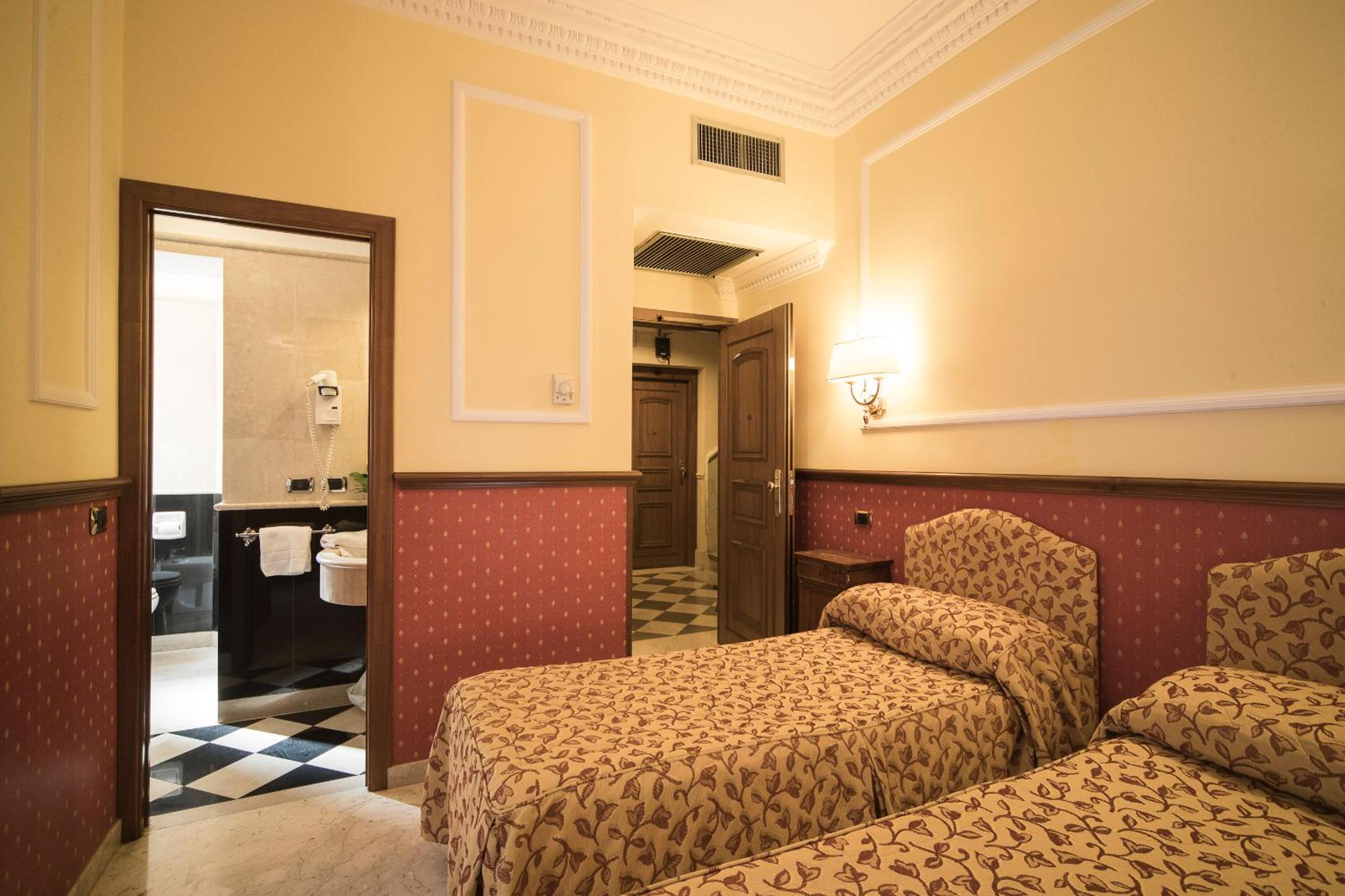 Double Room photo 3