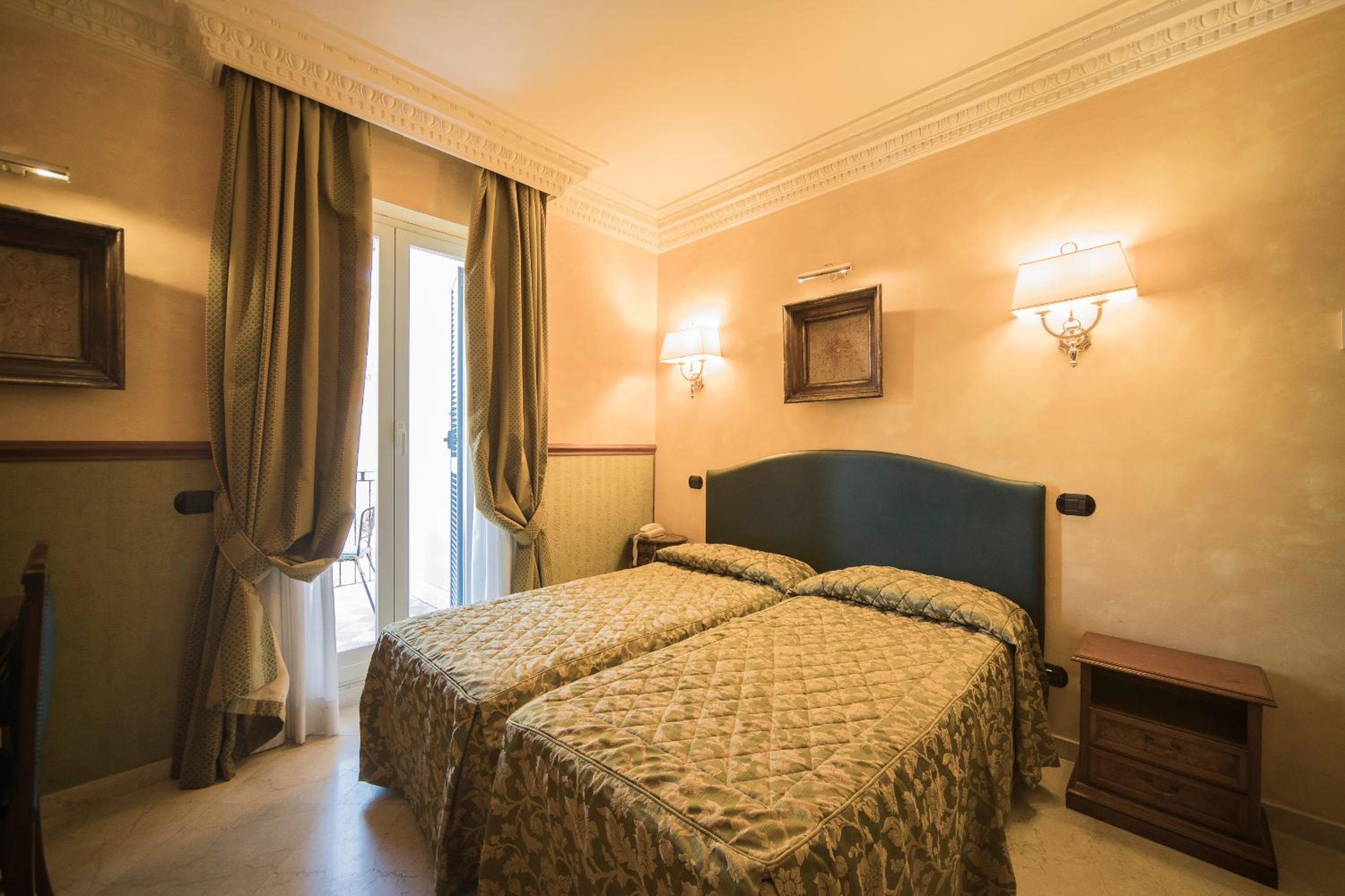 Double or Twin Room with Balcony photo 2