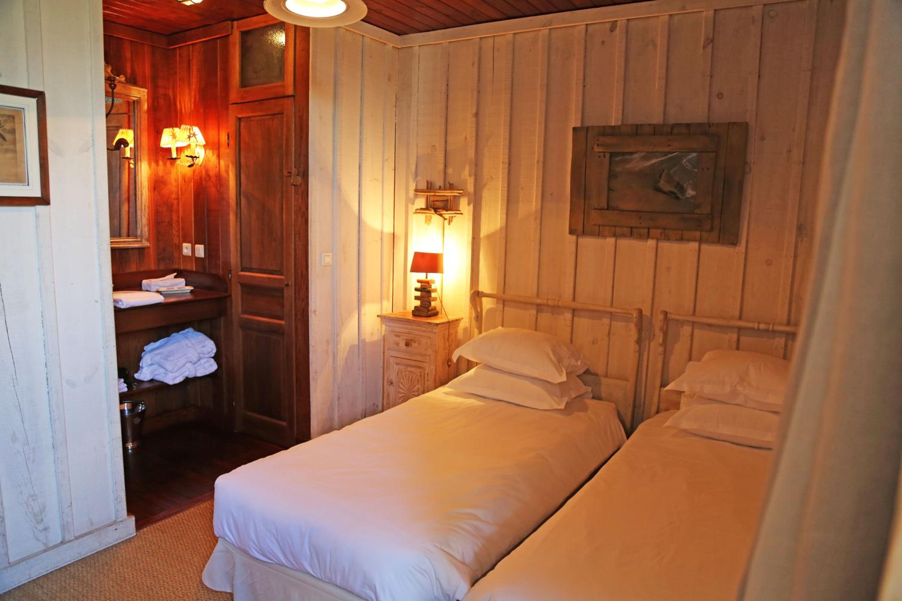 Double Room - Pinassotte photo 3
