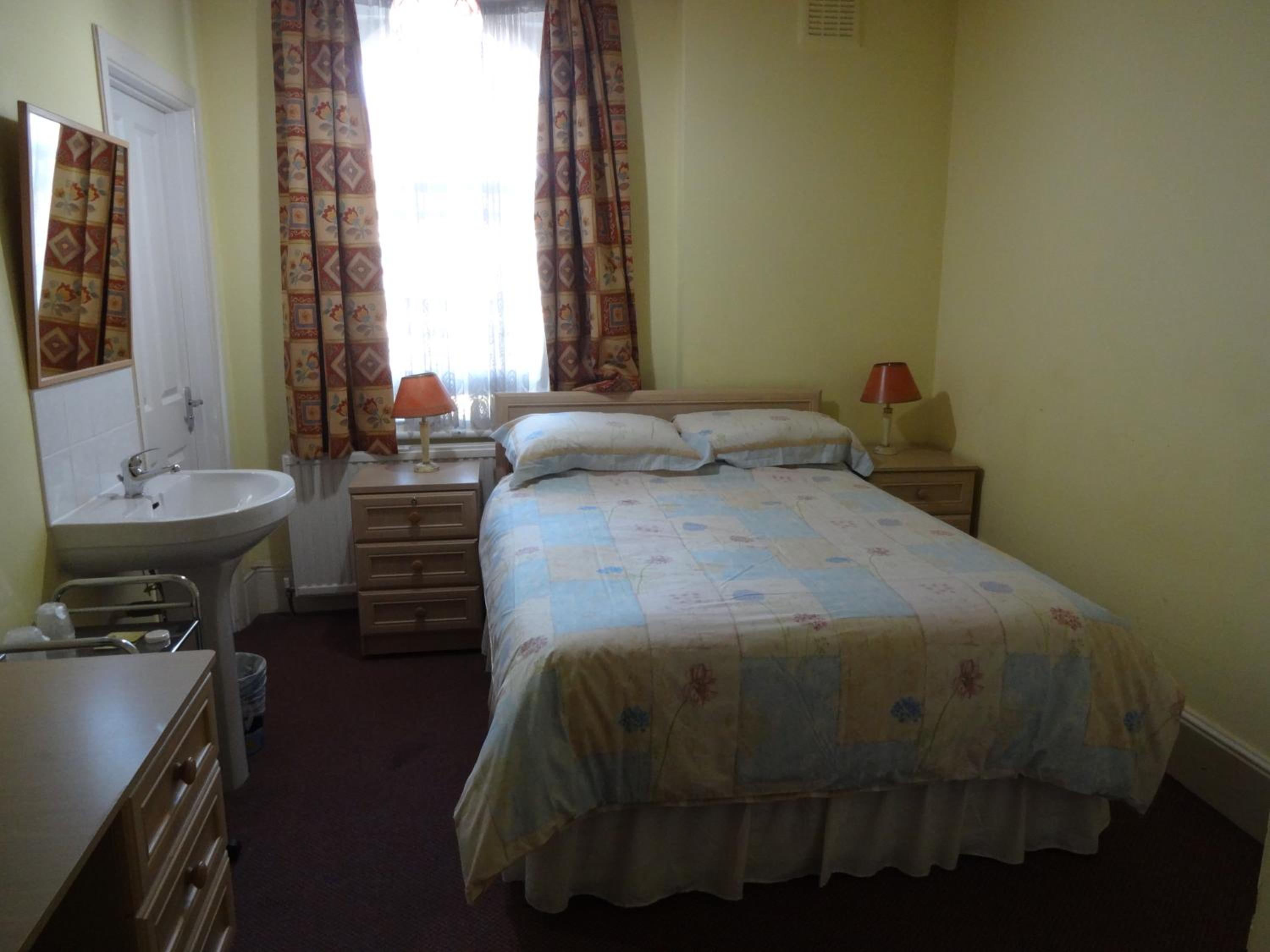 Double Room with Shared Bathroom photo 1