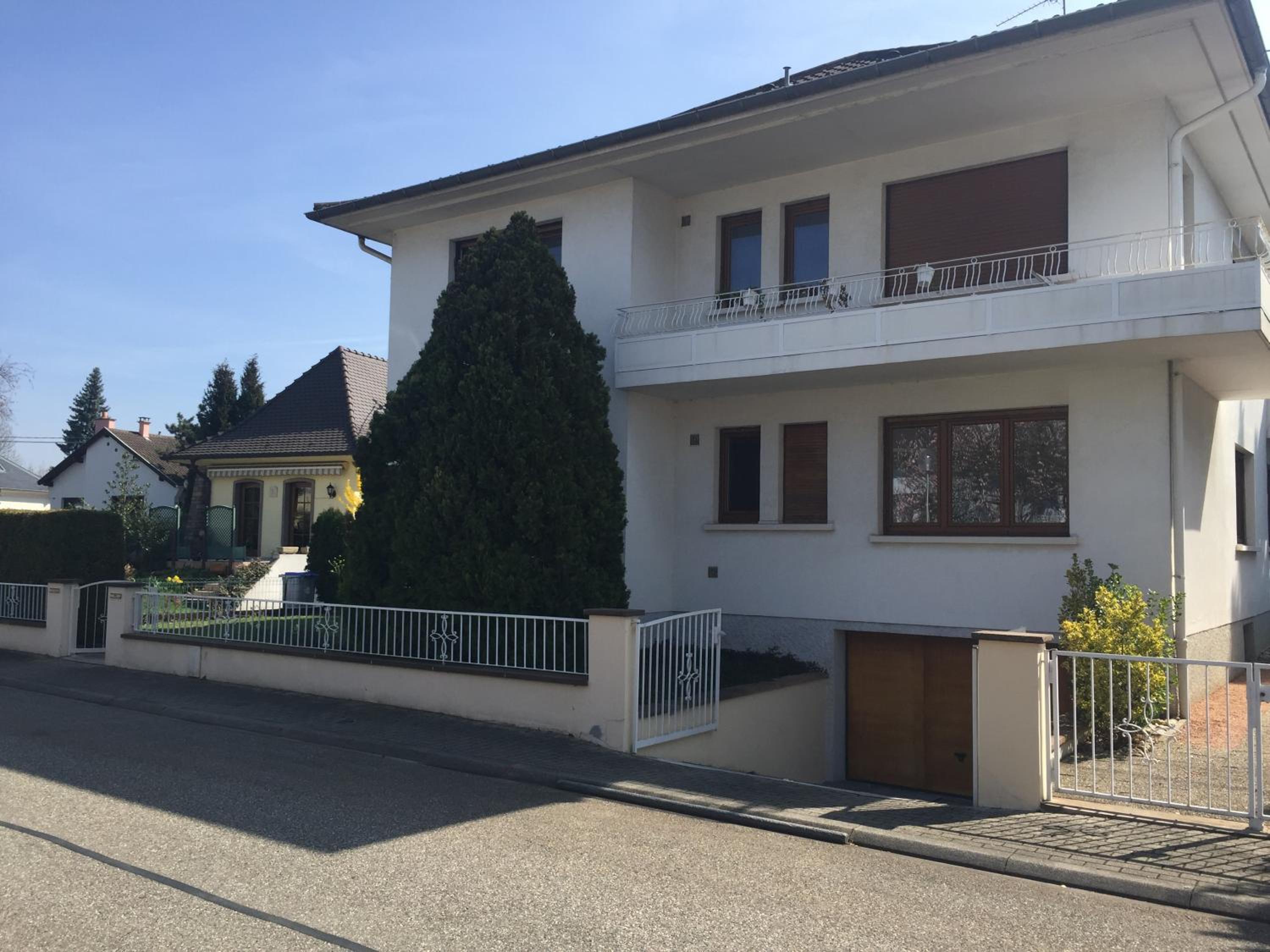 Apartment with Terrace - Photo 13