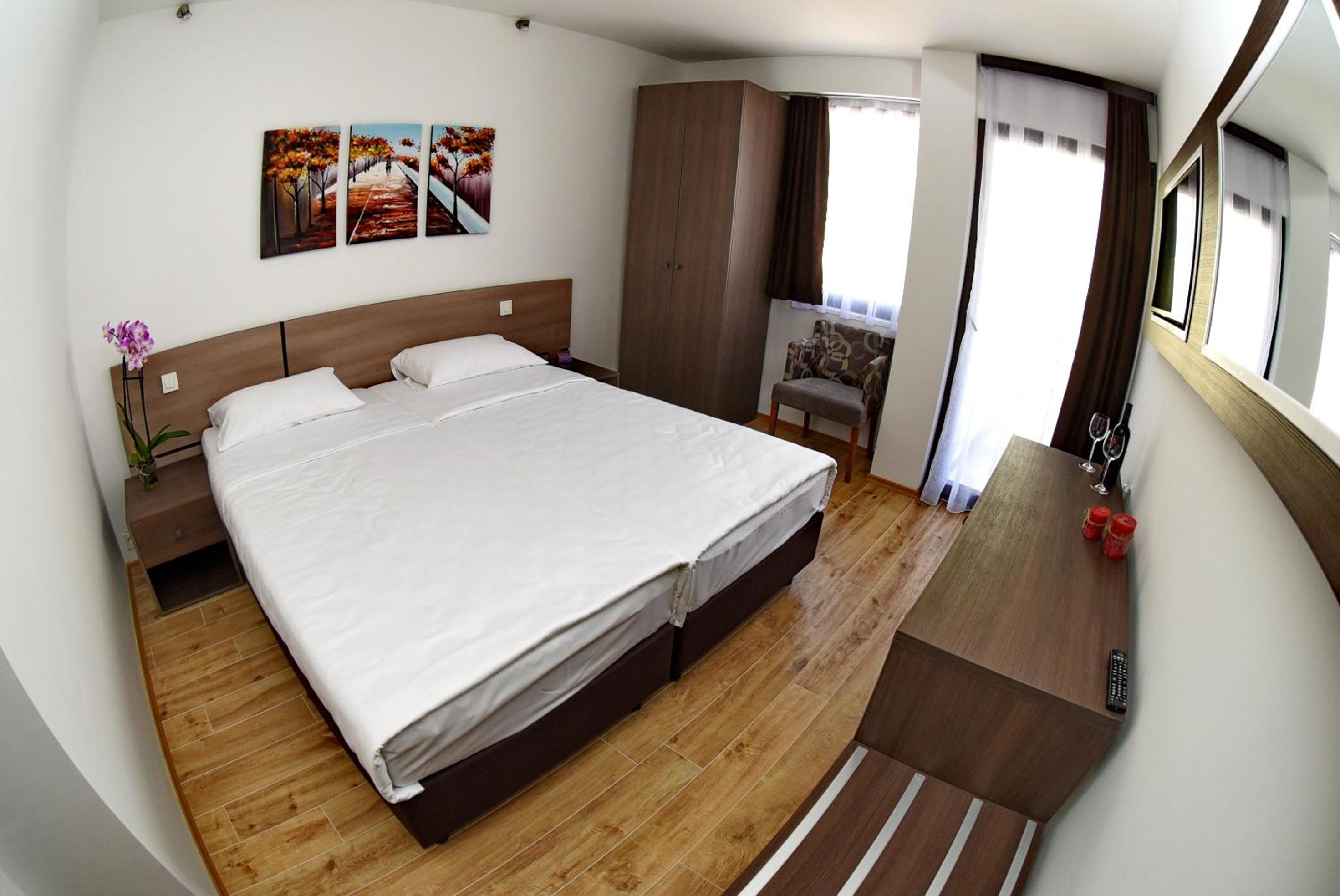 Twin Room with Balcony photo 3