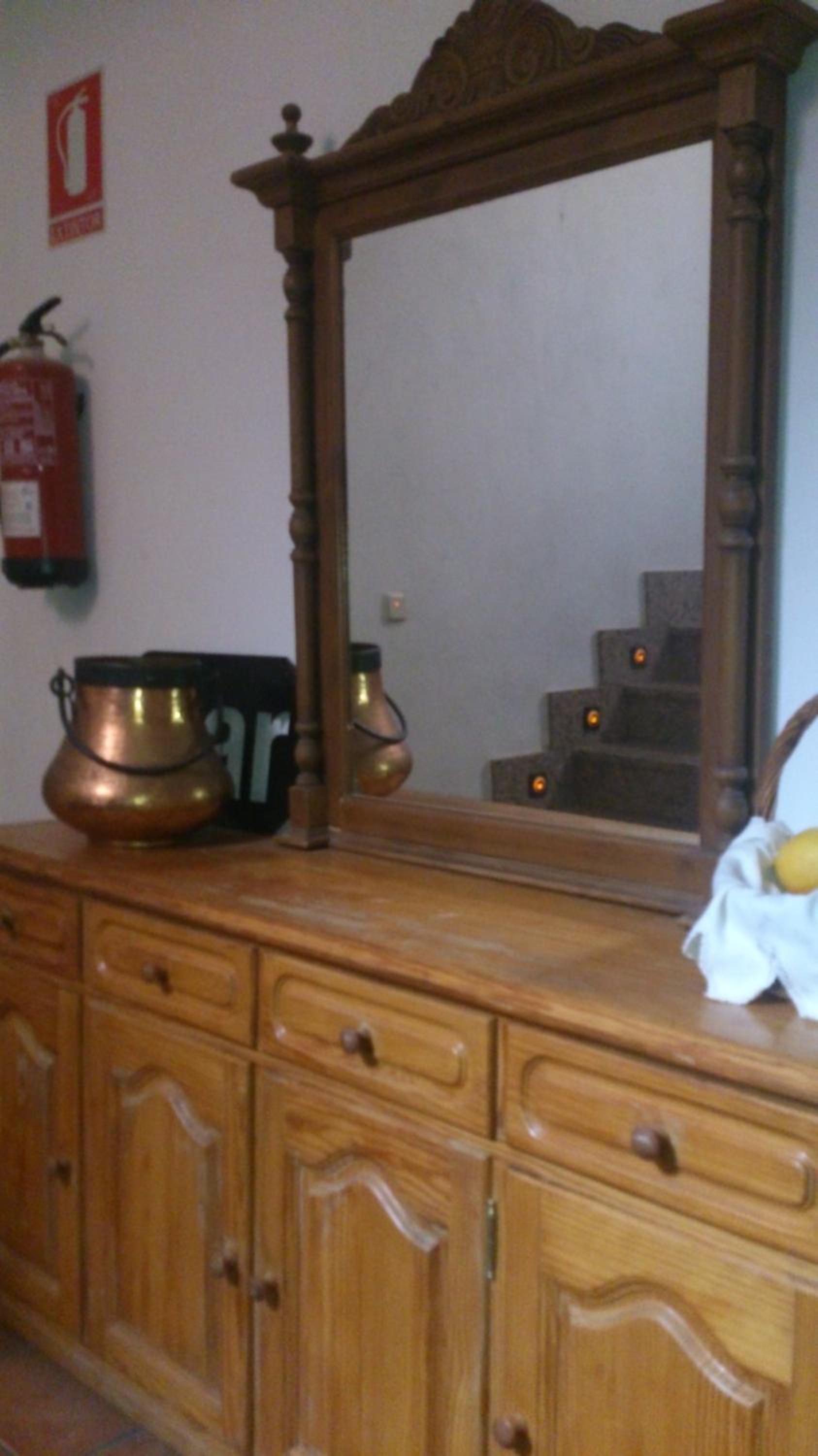 Deluxe Queen Room - Photo 9