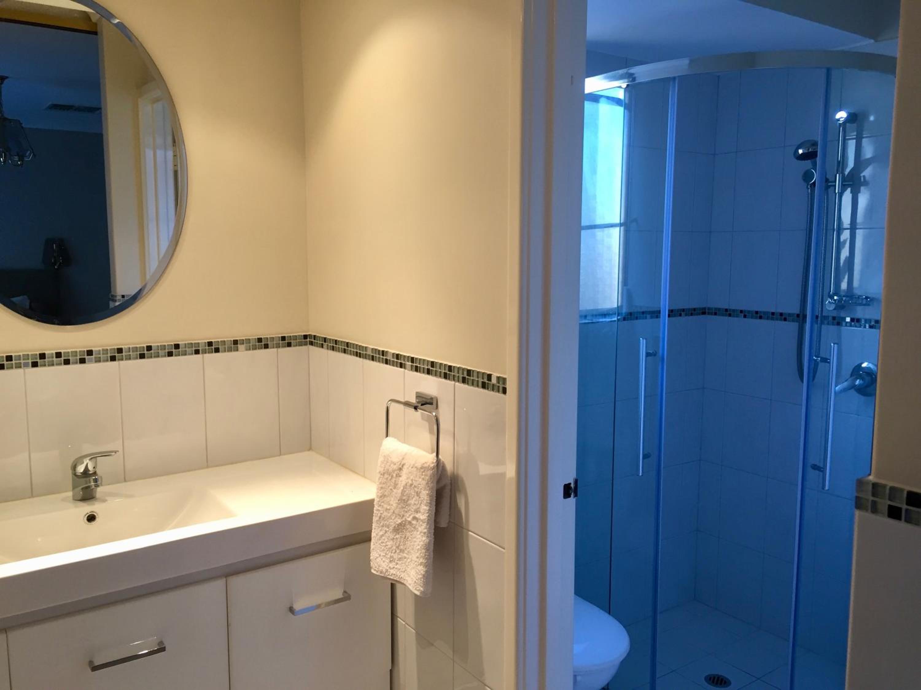 Deluxe Double Room with Shower photo 2
