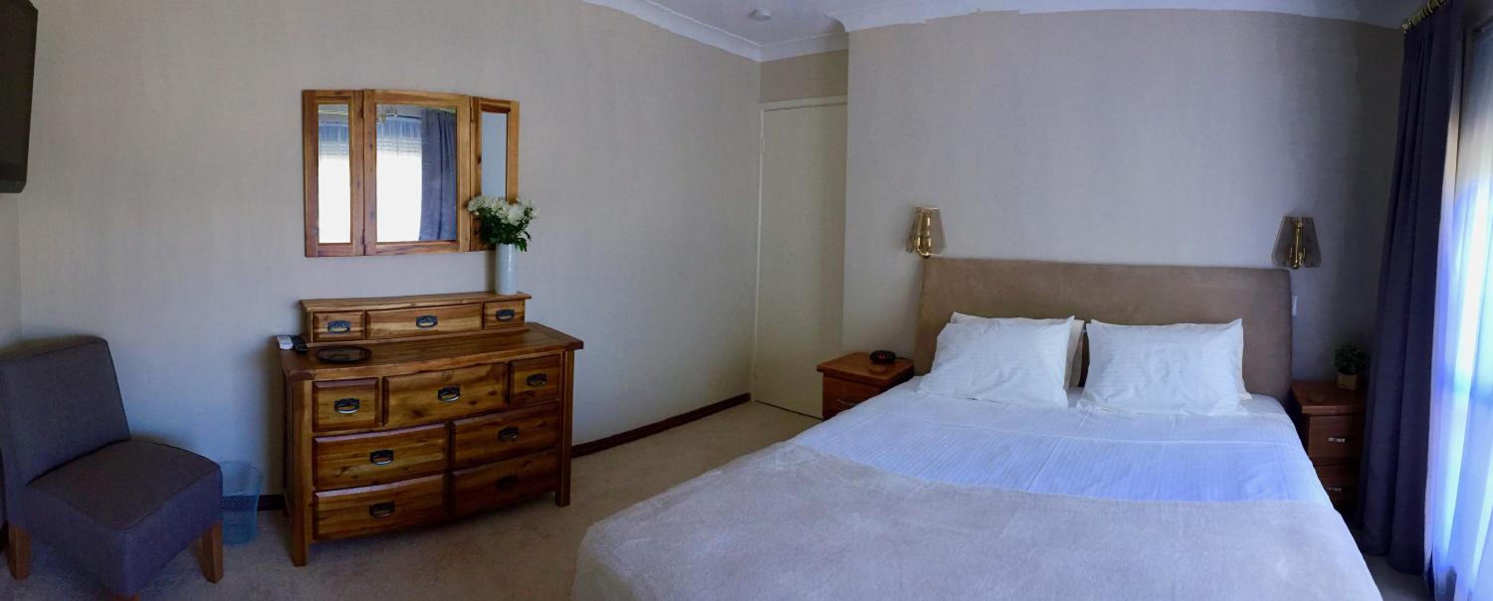 Deluxe Double Room with Shower photo 3